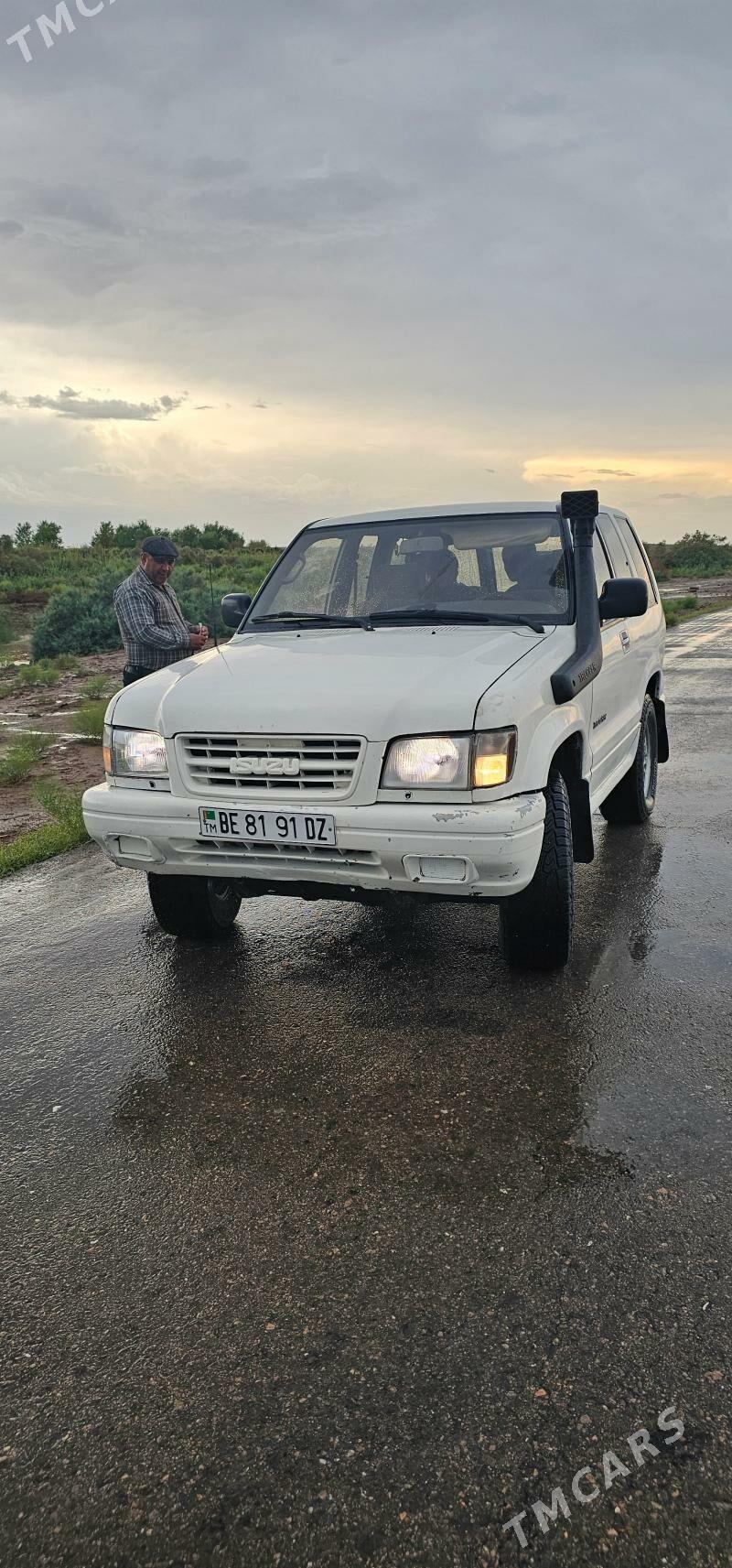Isuzu Trooper 2000 - 90 000 TMT - Дашогуз - img 2