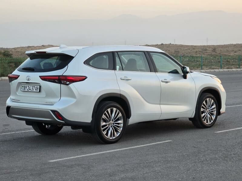 Toyota Highlander 2020 - 640 000 TMT - Aşgabat - img 9