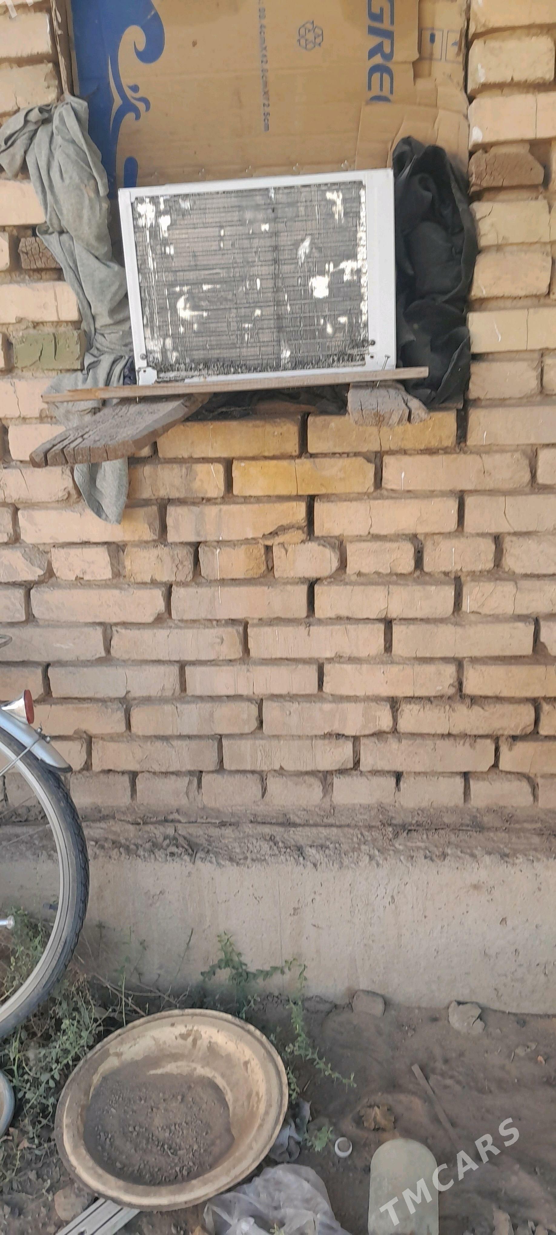 kandisaner media - Mary - img 1