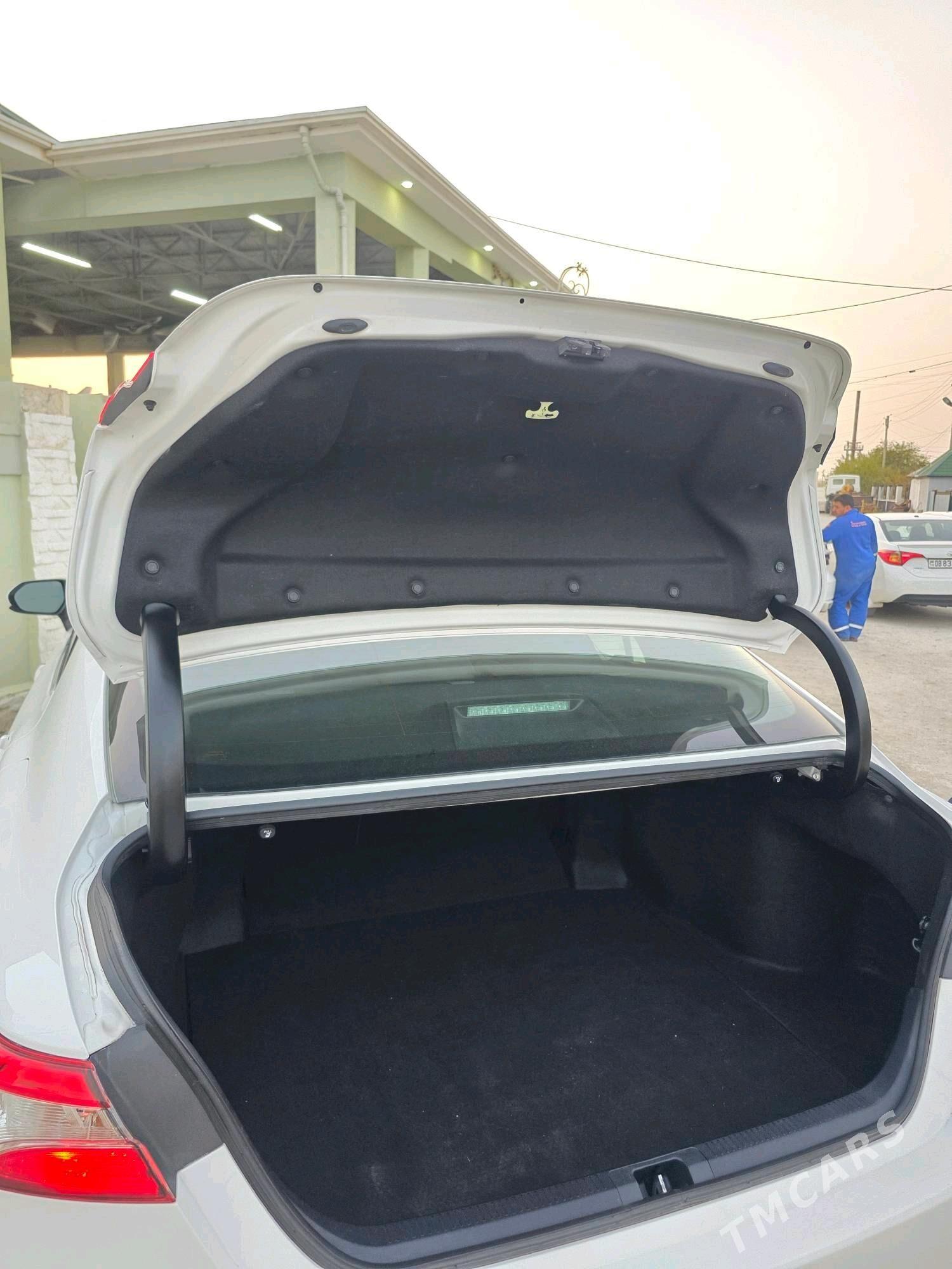 Toyota Camry 2020 - 290 000 TMT - Balkanabat - img 3