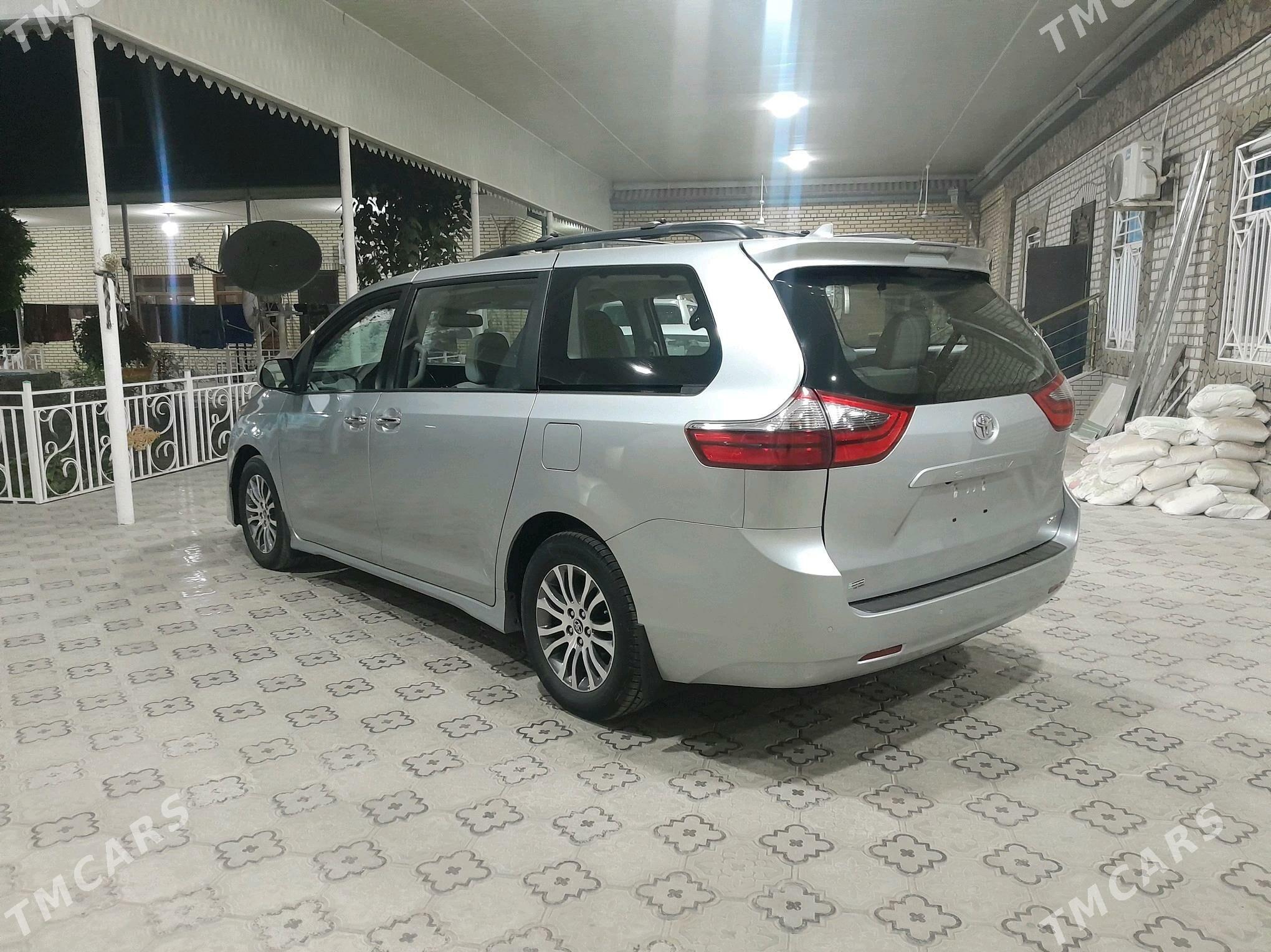 Toyota Sienna 2020 - 500 000 TMT - Мары - img 5