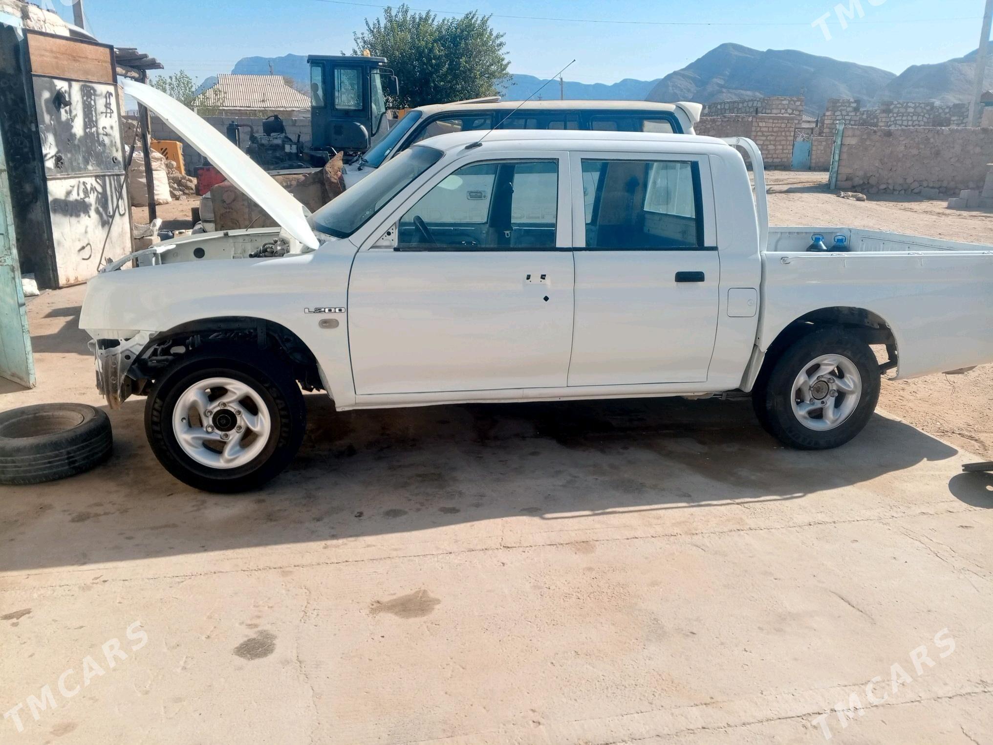 Mitsubishi L200 2004 - 55 000 TMT - Джебел - img 1
