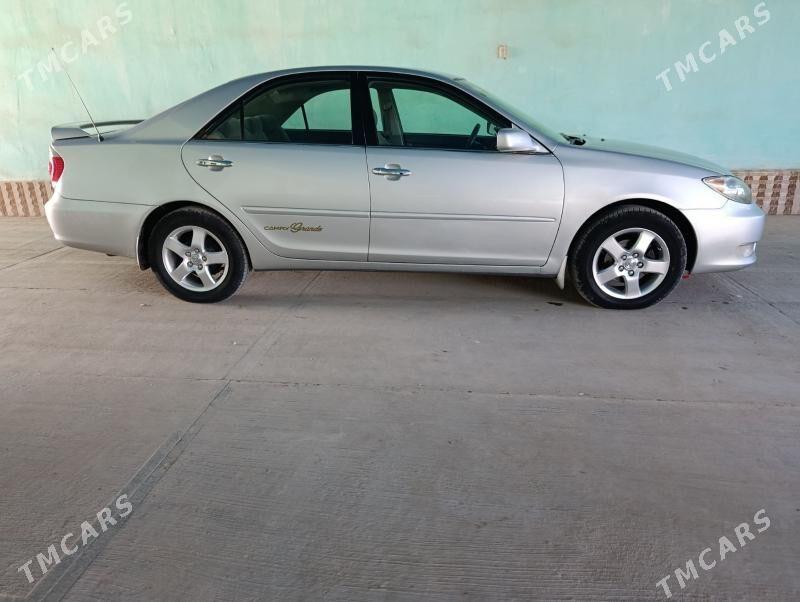 Toyota Camry 2005 - 170 000 TMT - Halaç - img 3