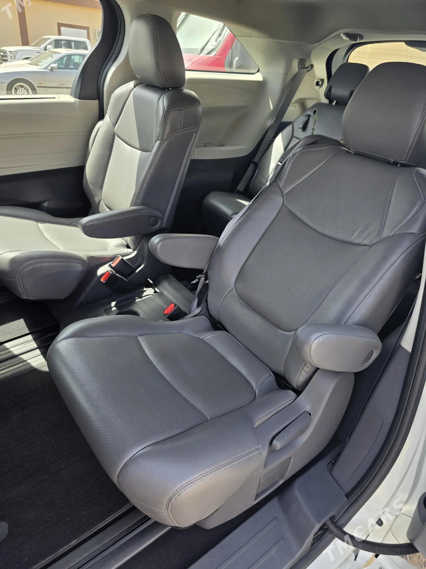 Toyota Sienna 2021 - 460 000 TMT - Туркменабат - img 3