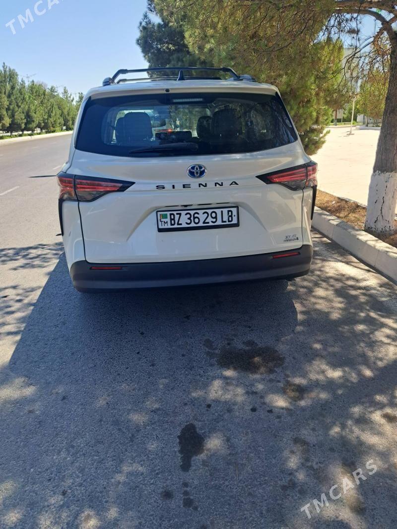 Toyota Sienna 2021 - 460 000 TMT - Туркменабат - img 1