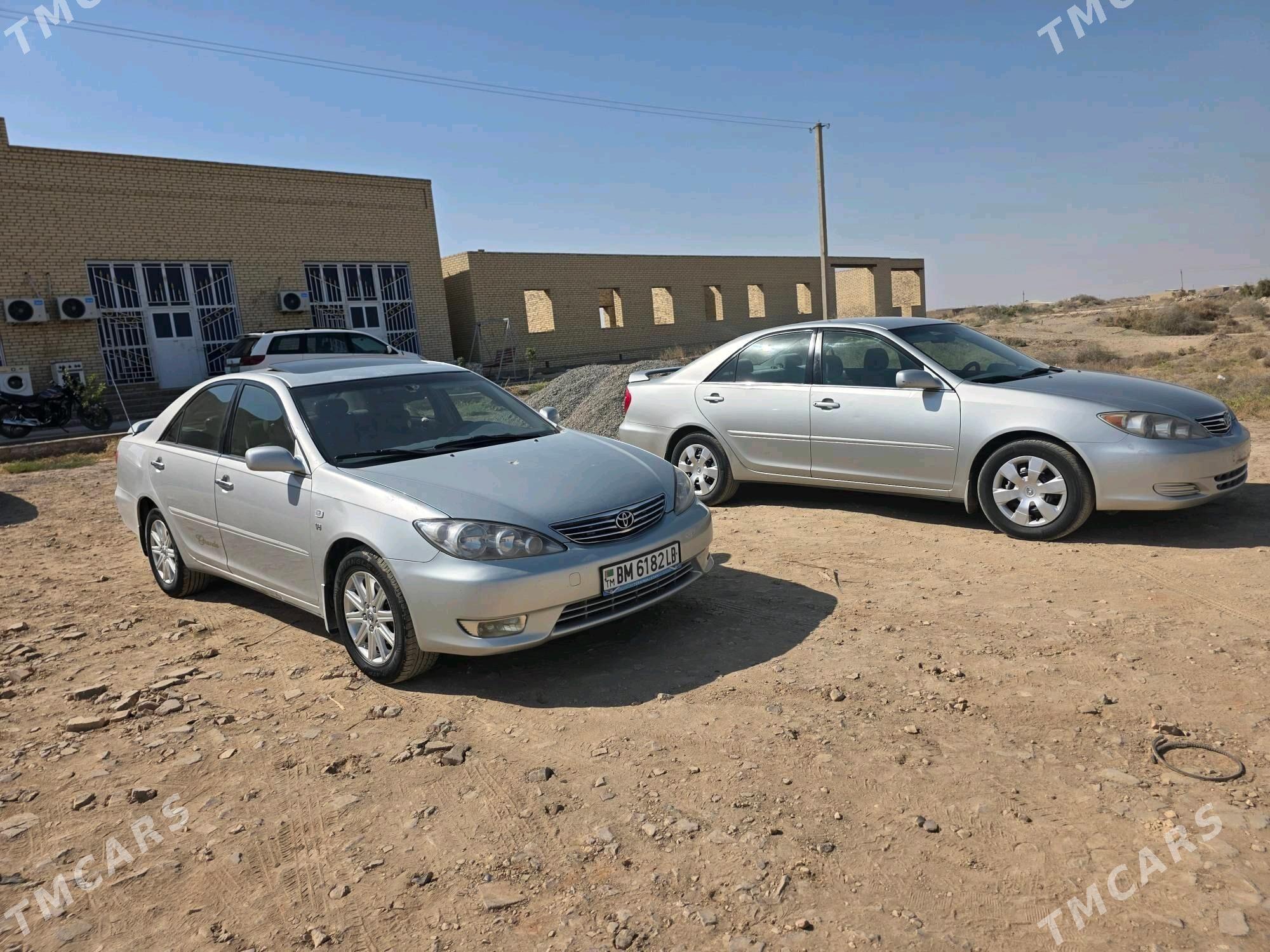 Toyota Camry 2004 - 240 000 TMT - Халач - img 3