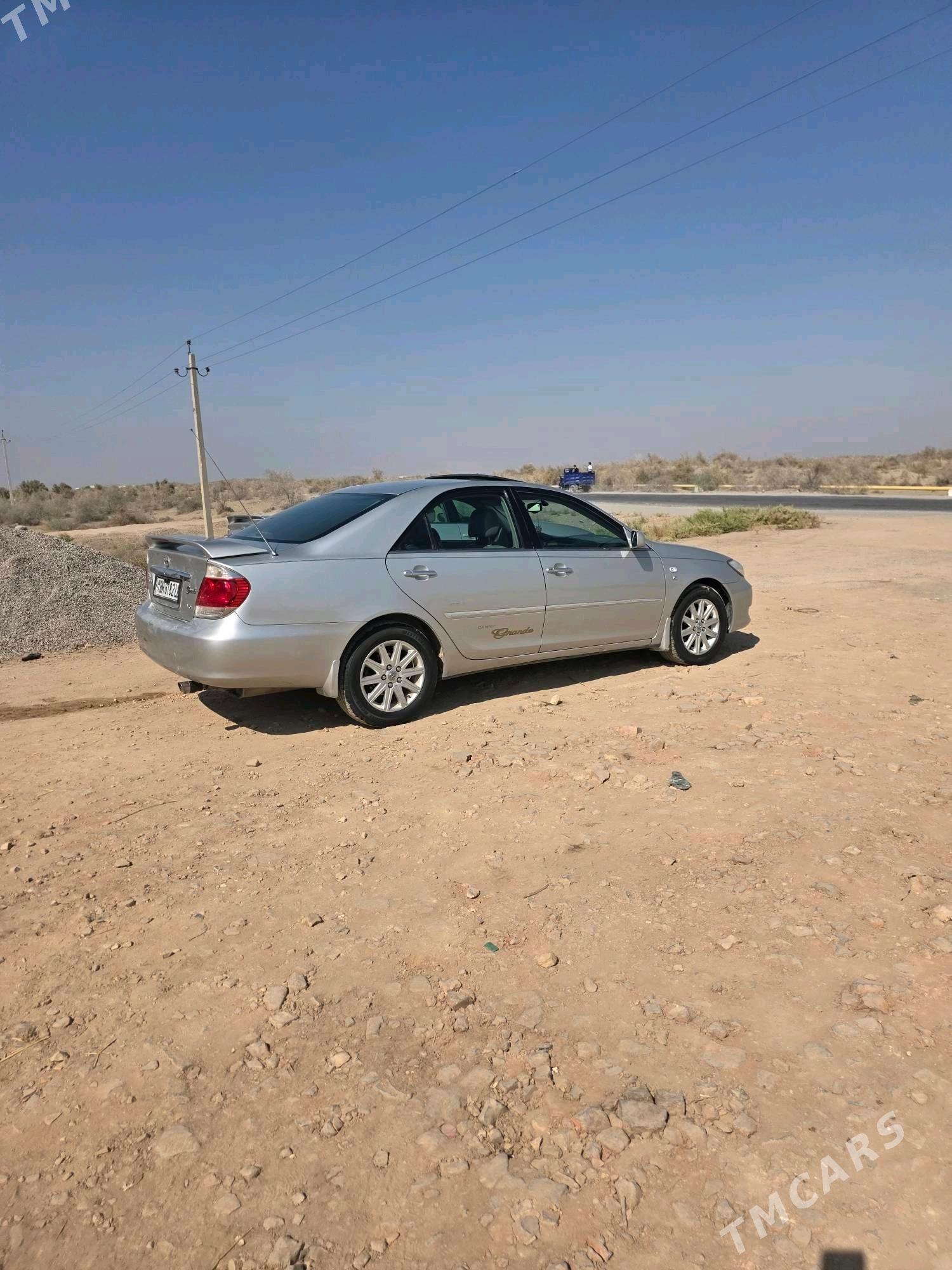 Toyota Camry 2004 - 240 000 TMT - Халач - img 4