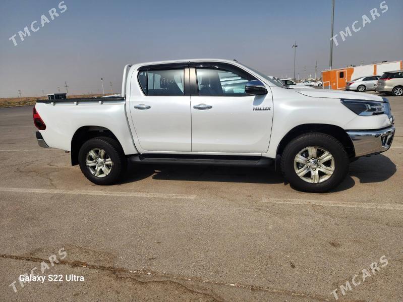 Toyota Hilux 2025 - 656 000 TMT - Aşgabat - img 4