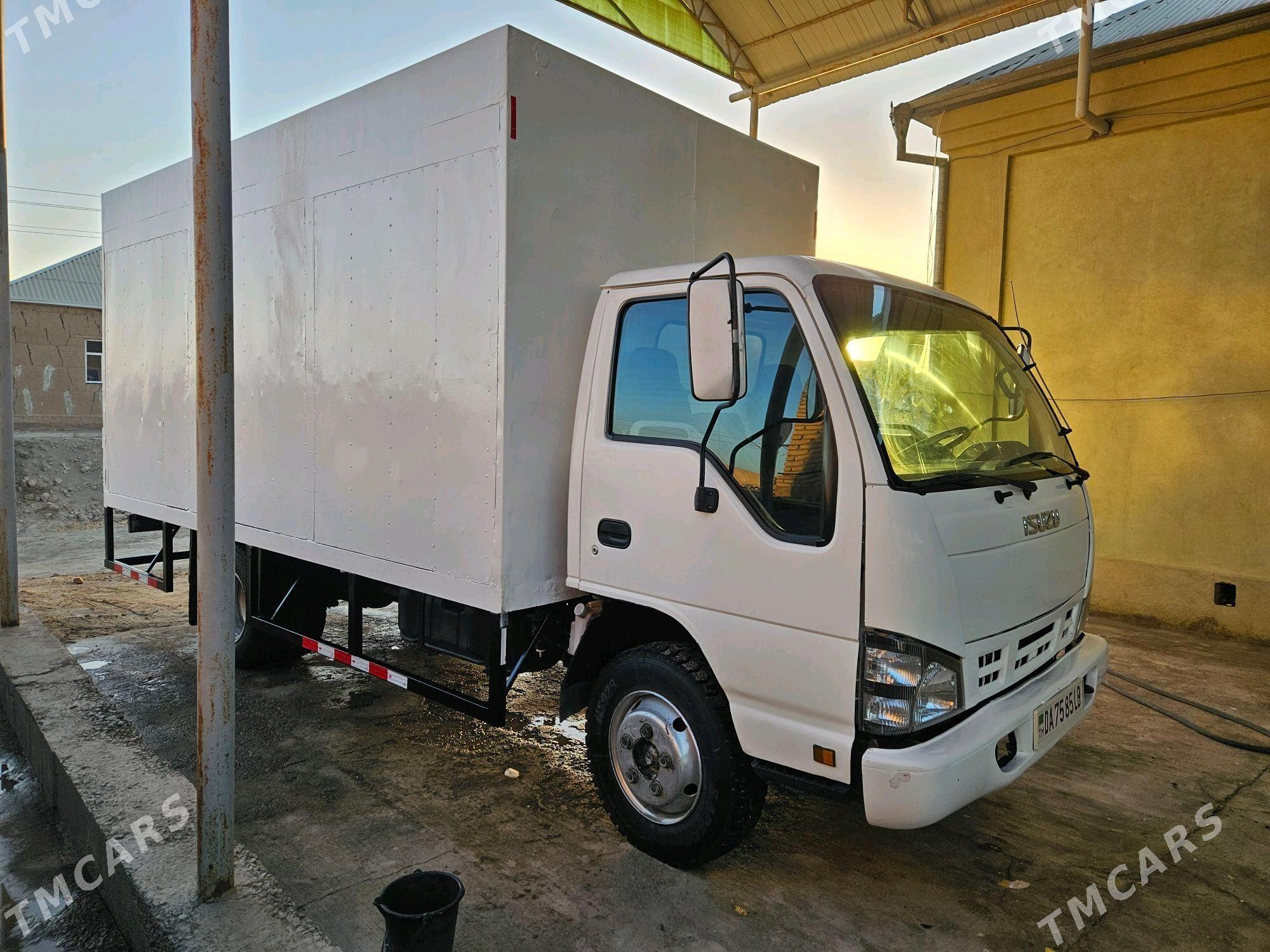 Isuzu Elf 2006 - 260 000 TMT - Халач - img 5