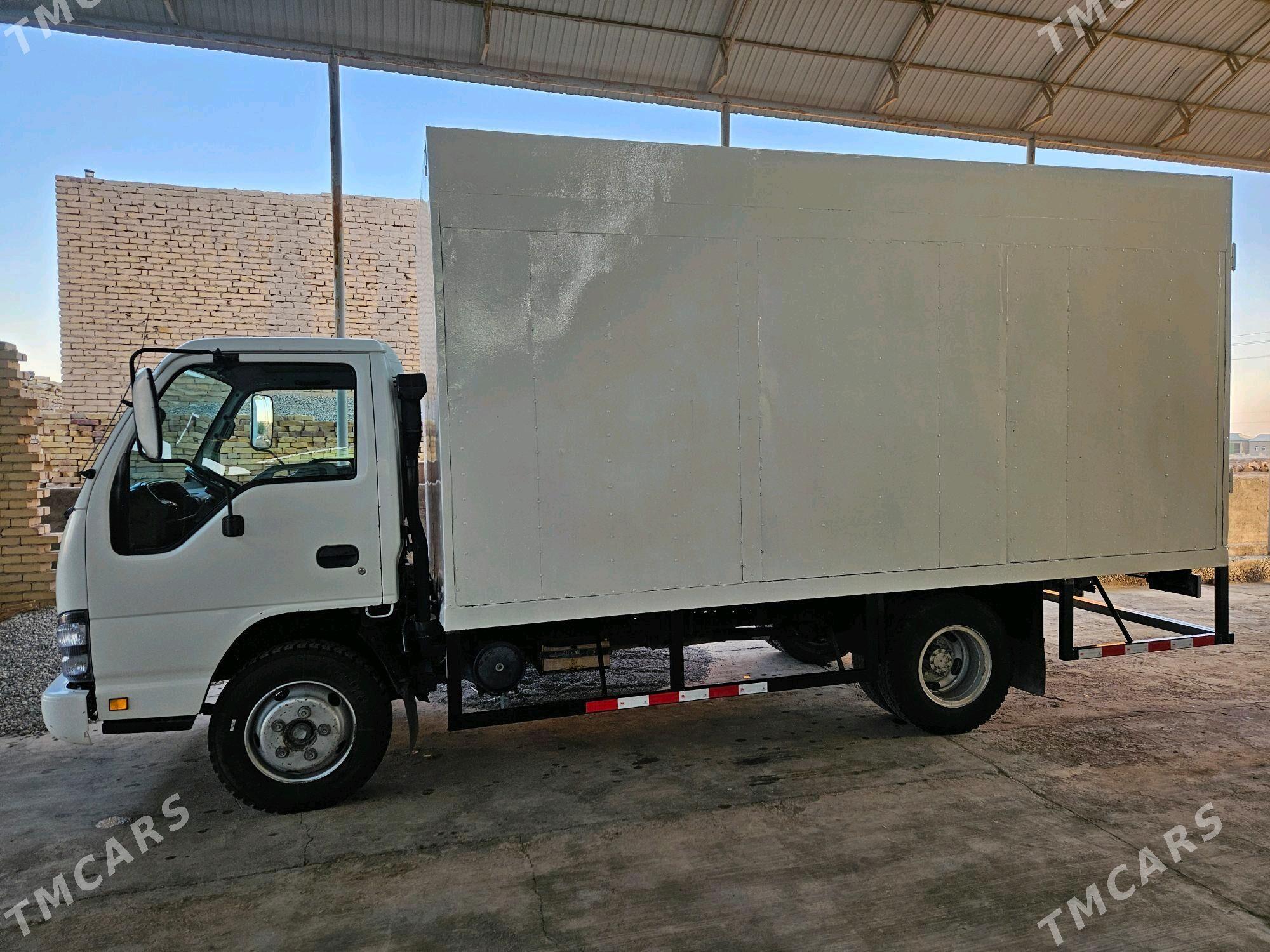 Isuzu Elf 2006 - 260 000 TMT - Халач - img 4