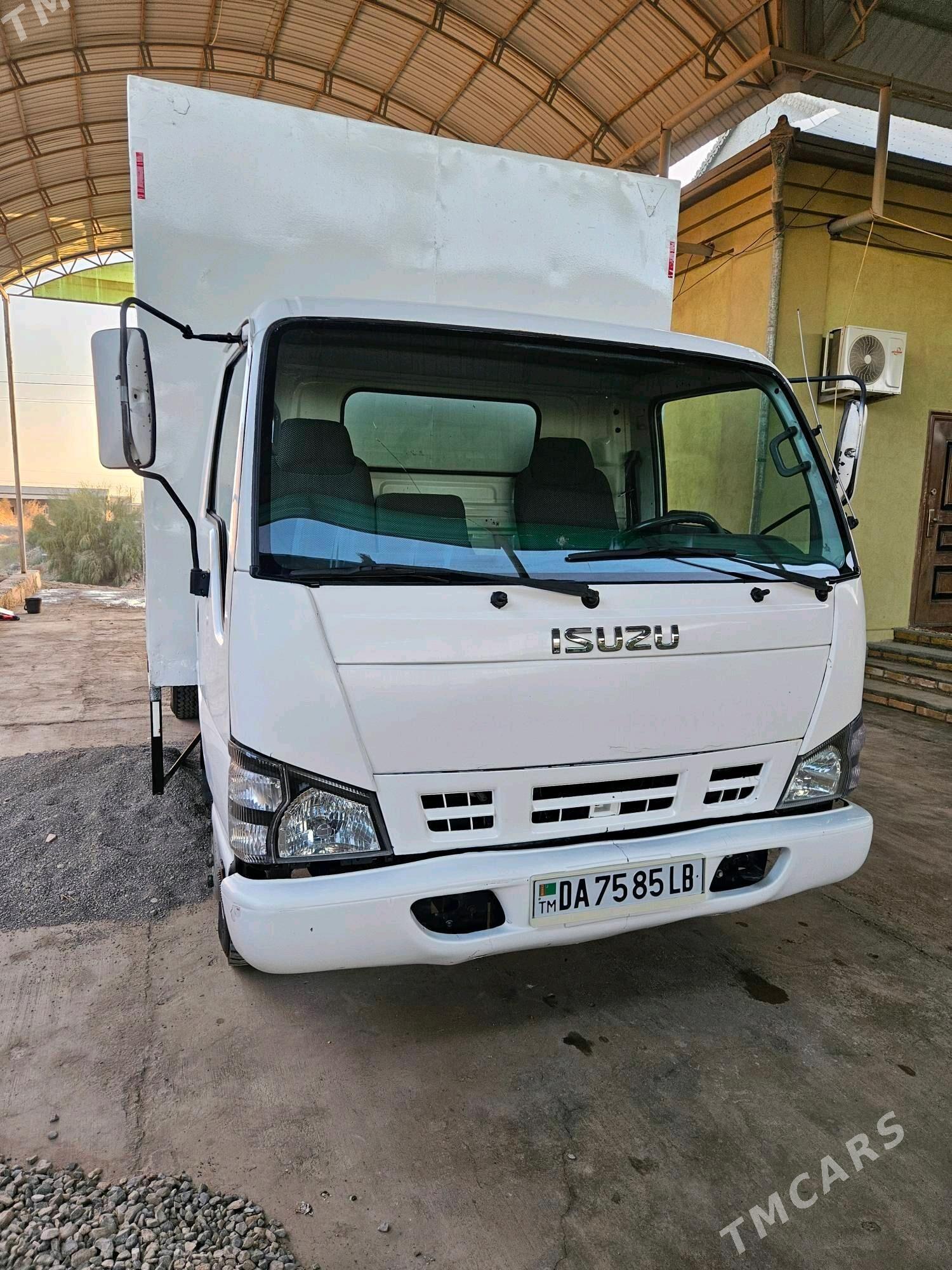 Isuzu Elf 2006 - 260 000 TMT - Халач - img 3