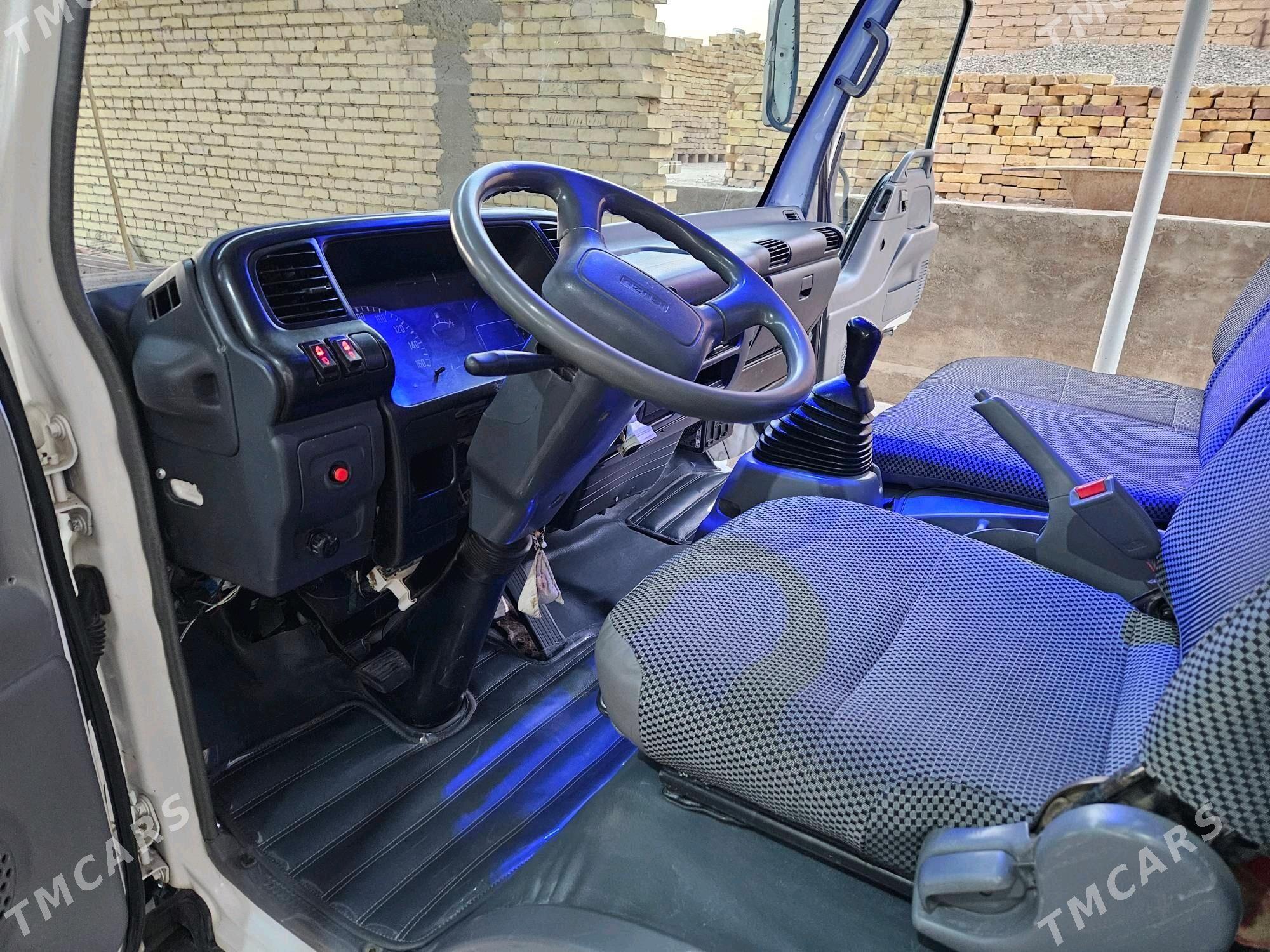 Isuzu Elf 2006 - 260 000 TMT - Халач - img 8
