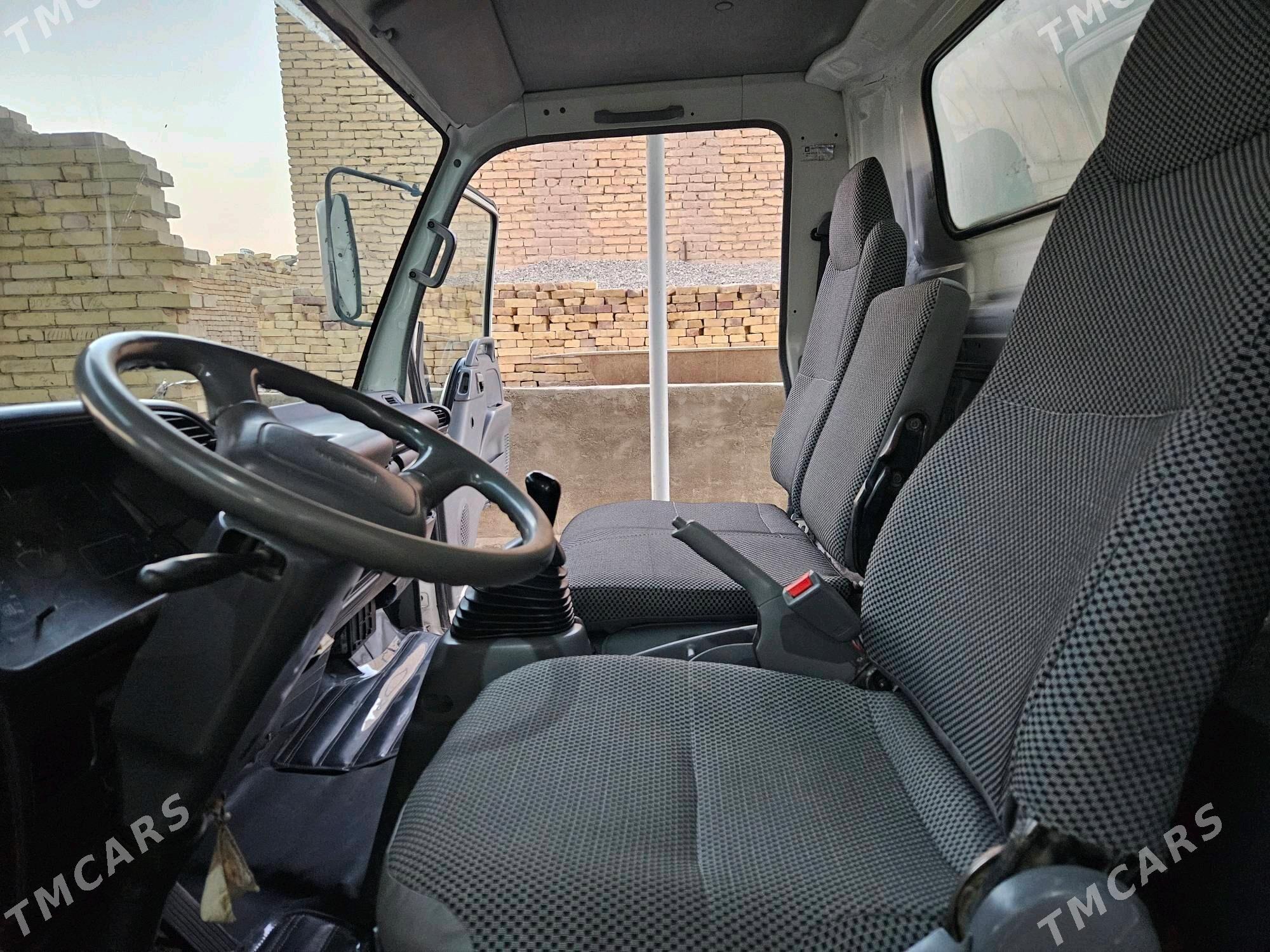Isuzu Elf 2006 - 260 000 TMT - Халач - img 7