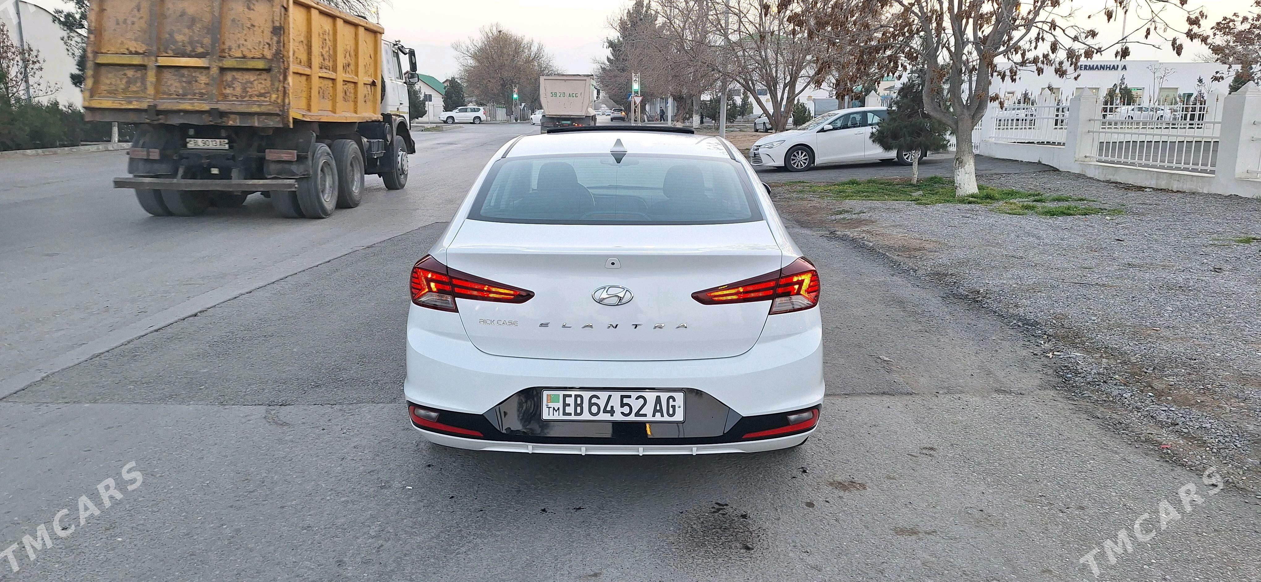 Hyundai Elantra 2019 - 248 000 TMT - Gurtly - img 3