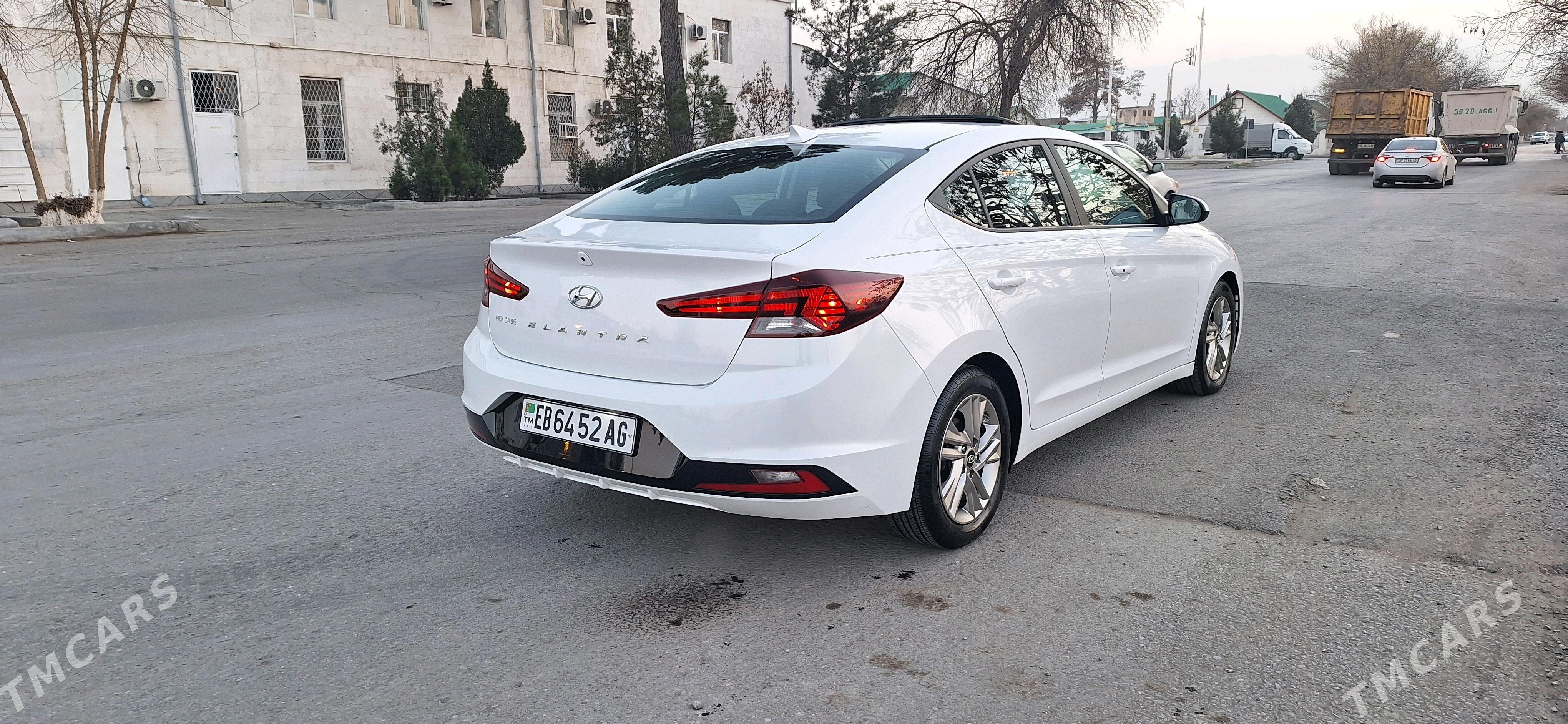 Hyundai Elantra 2019 - 248 000 TMT - Gurtly - img 6