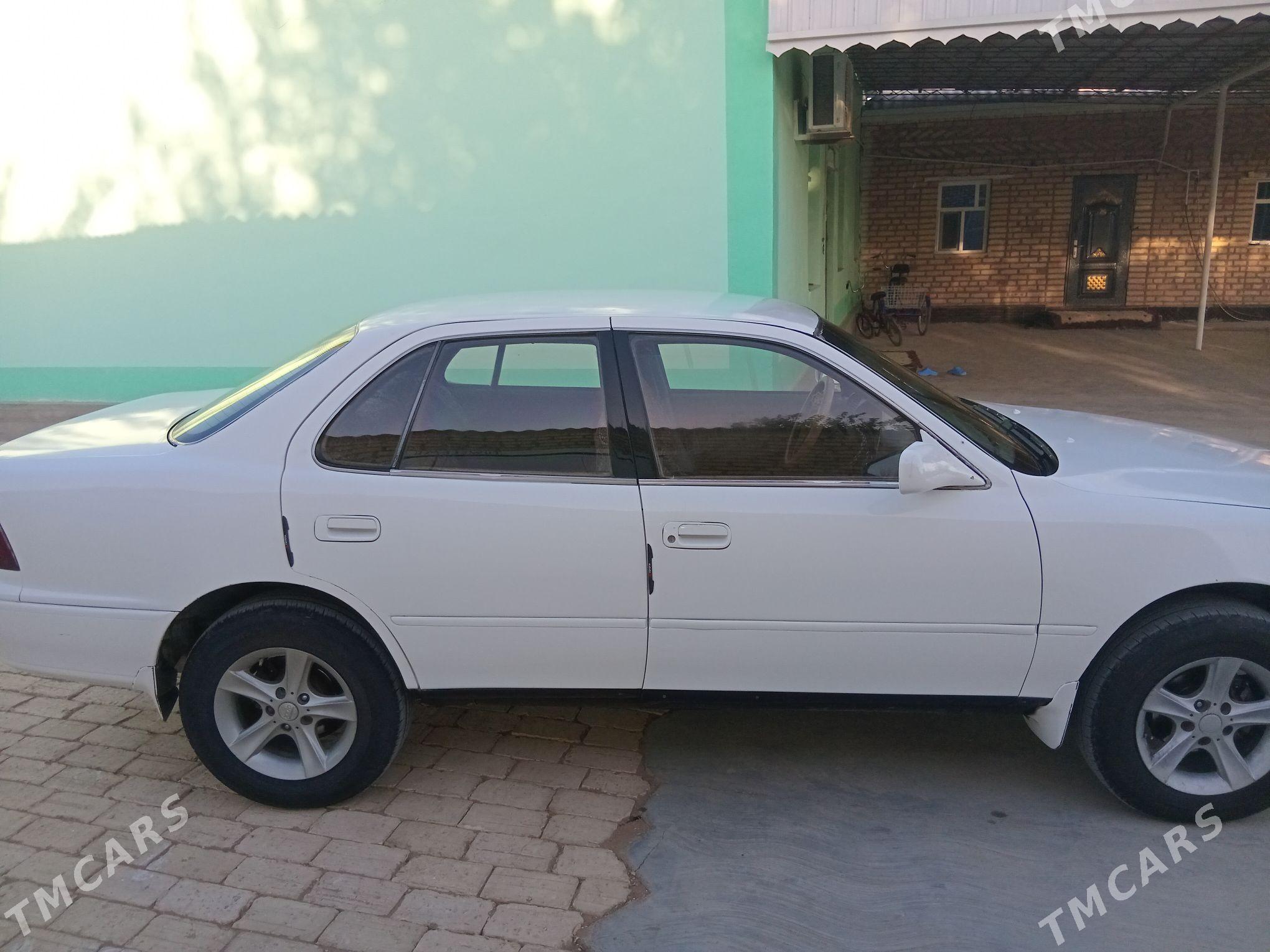 Toyota Camry 1992 - 50 000 TMT - Ýolöten - img 1