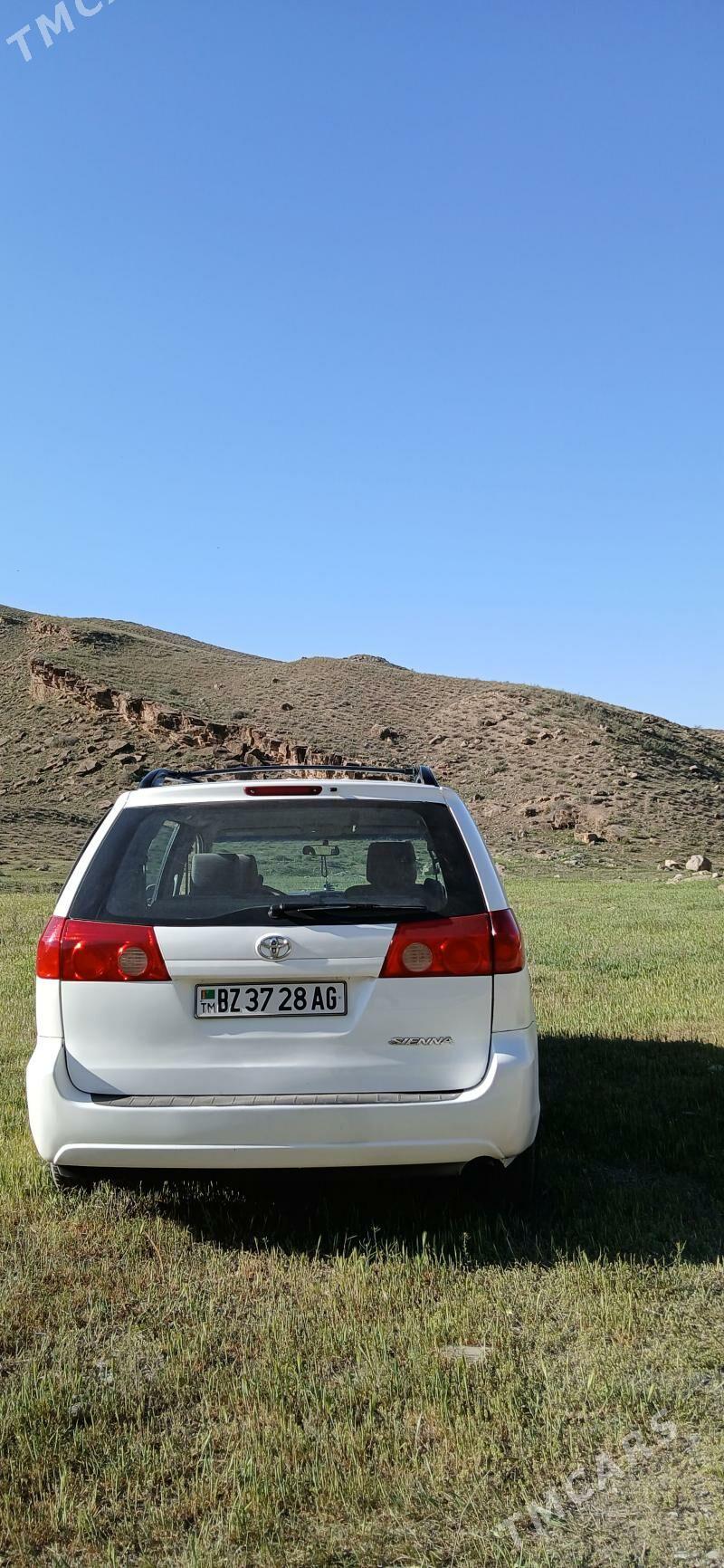 Toyota Sienna 2007 - 230 000 TMT - Aşgabat - img 4