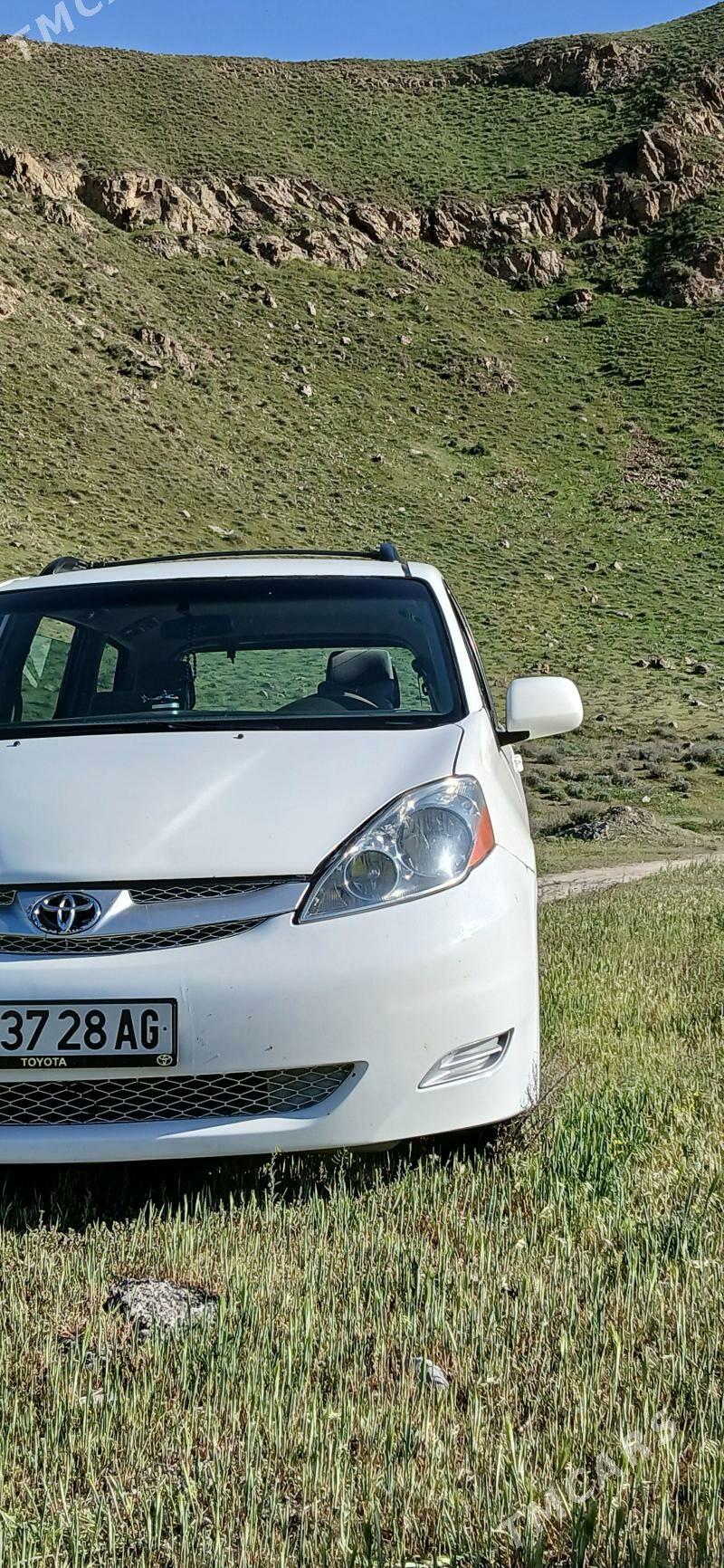 Toyota Sienna 2007 - 230 000 TMT - Aşgabat - img 3