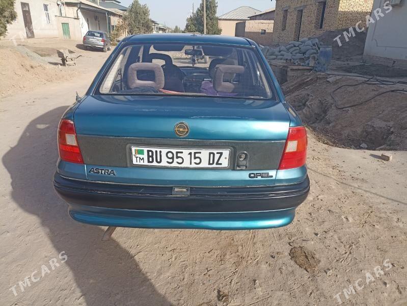 Opel Astra 1993 - 45 000 TMT - Шабатский этрап - img 1