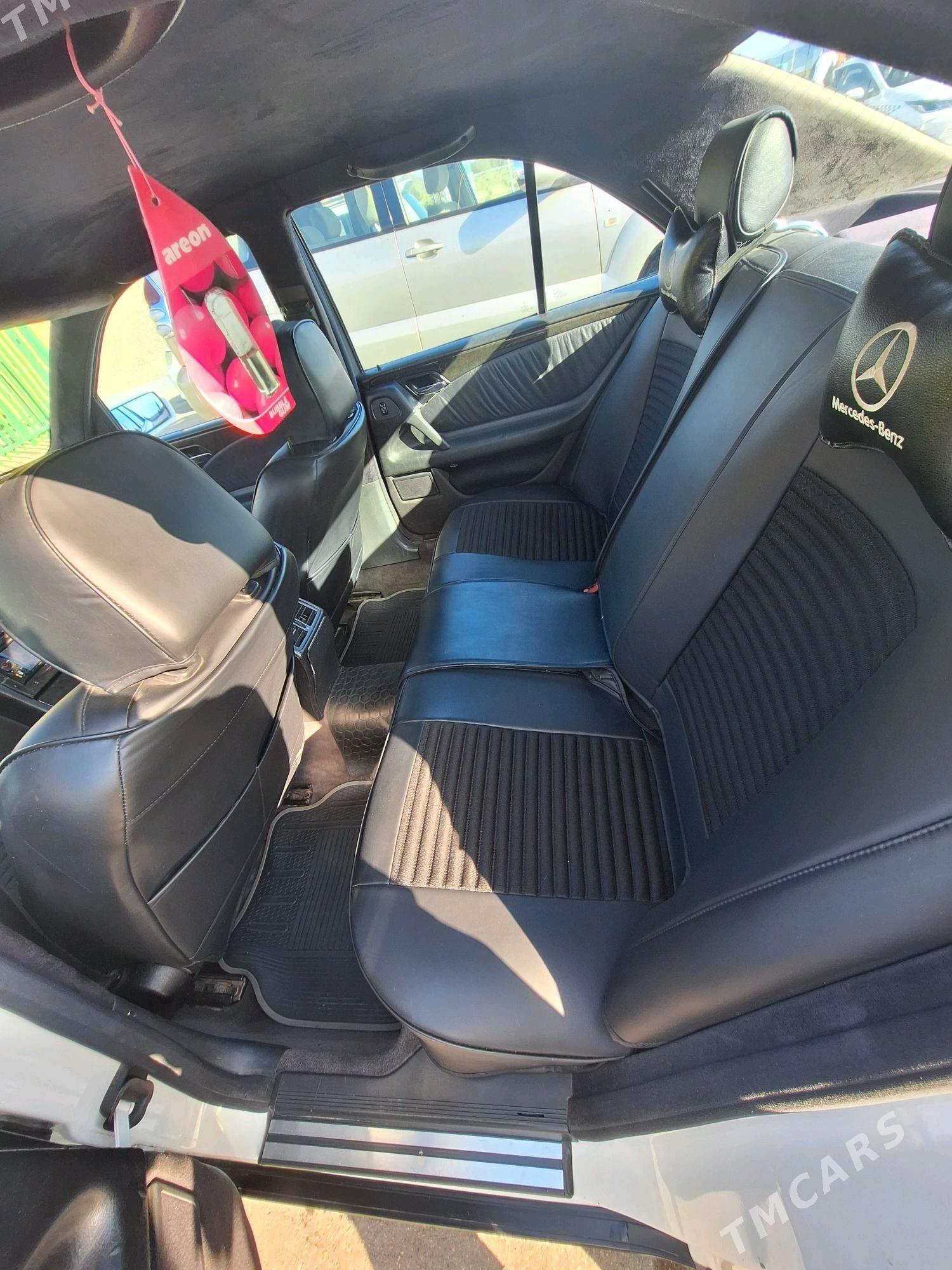 Mercedes-Benz E320 1997 - 90 000 TMT - Türkmenbaşy - img 3