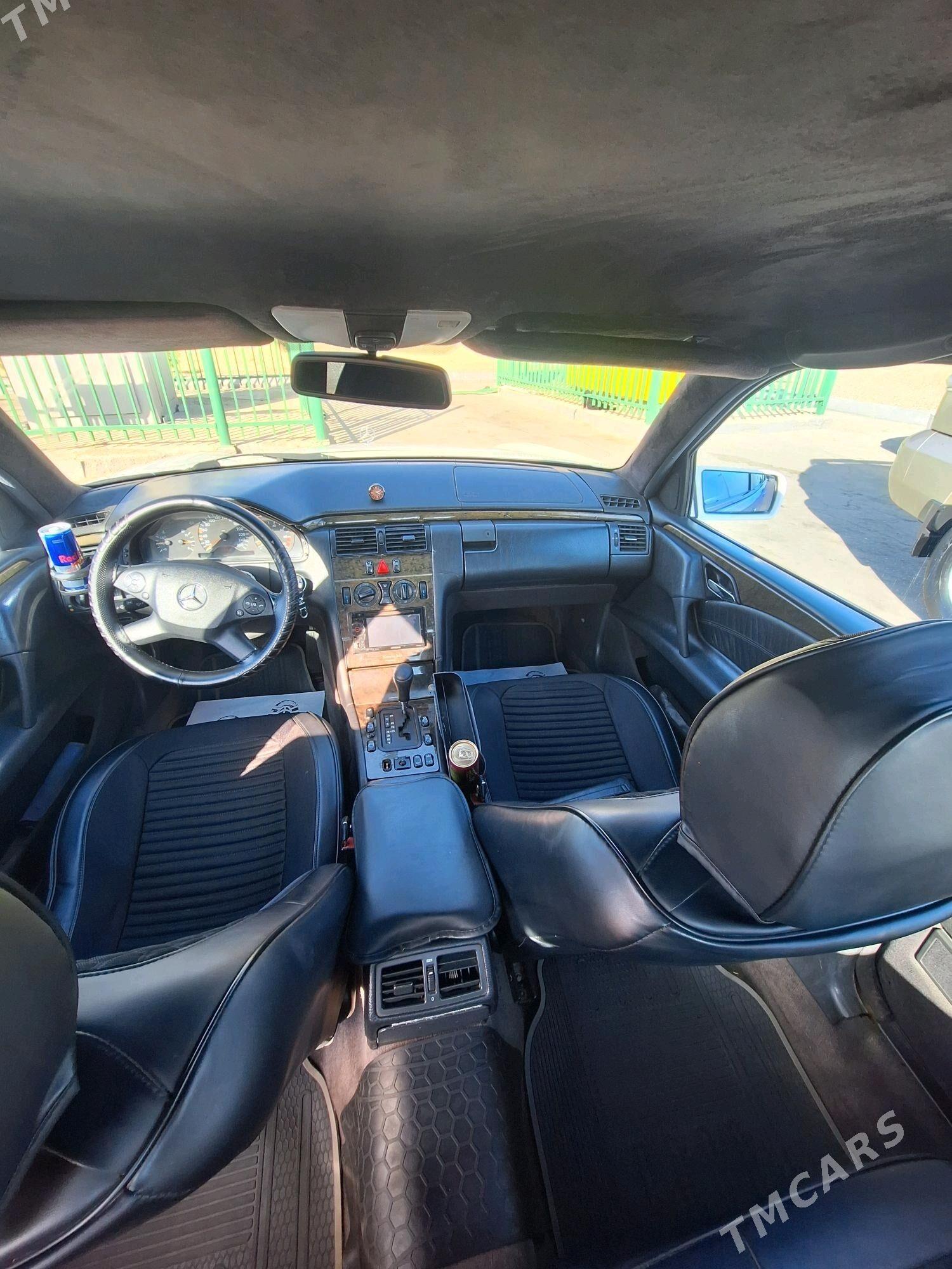 Mercedes-Benz E320 1997 - 90 000 TMT - Türkmenbaşy - img 4