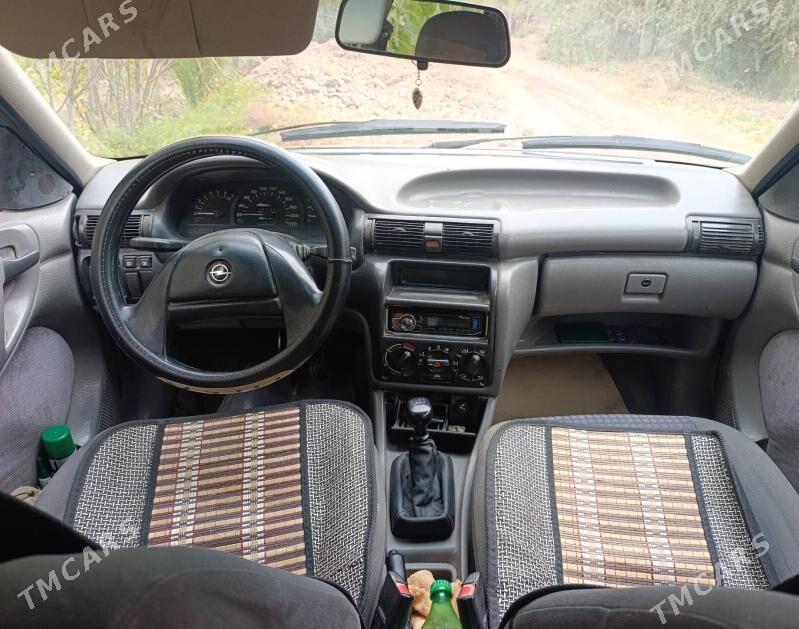 Opel Astra 1993 - 40 000 TMT - Губадаг - img 4