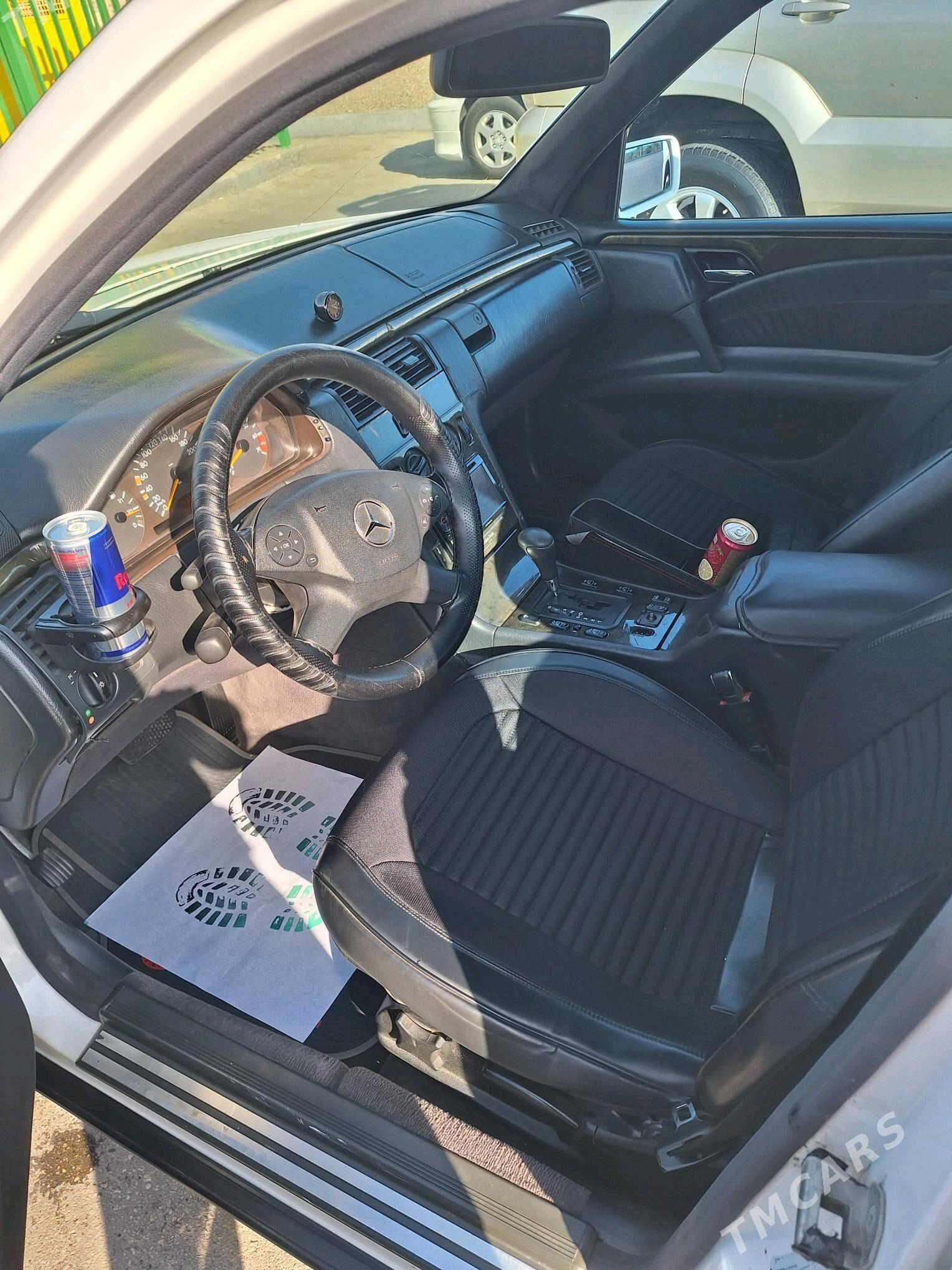 Mercedes-Benz E320 1997 - 90 000 TMT - Türkmenbaşy - img 2