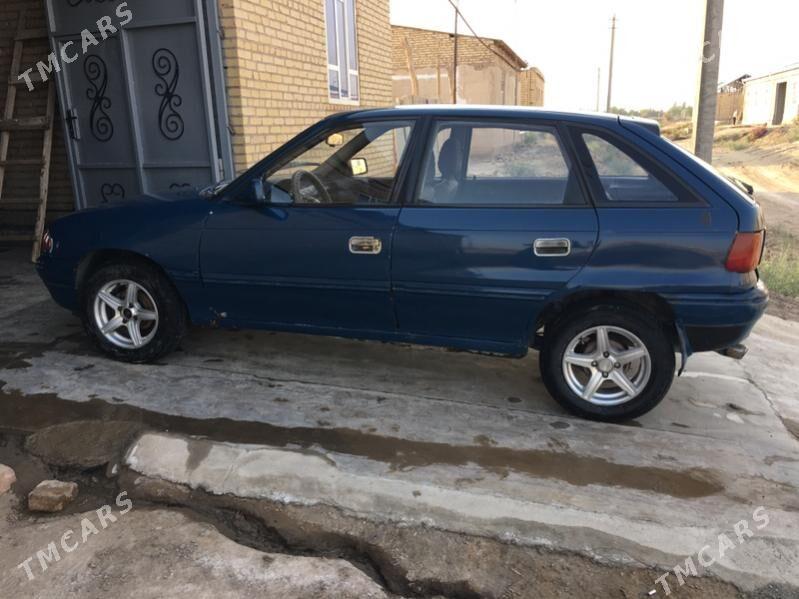 Opel Astra 1993 - 30 000 TMT - Фарап - img 2