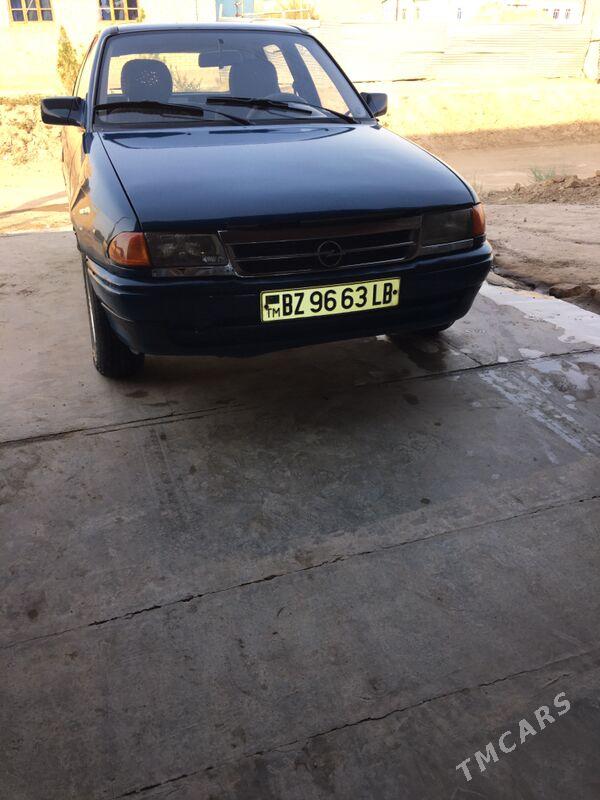 Opel Astra 1993 - 30 000 TMT - Фарап - img 5