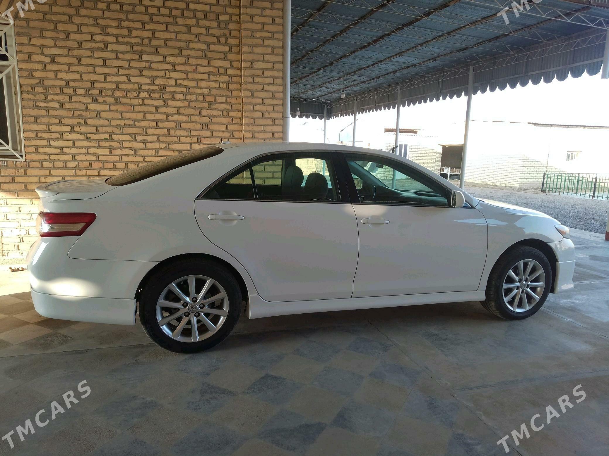 Toyota Camry 2011 - 240 000 TMT - Мары - img 2
