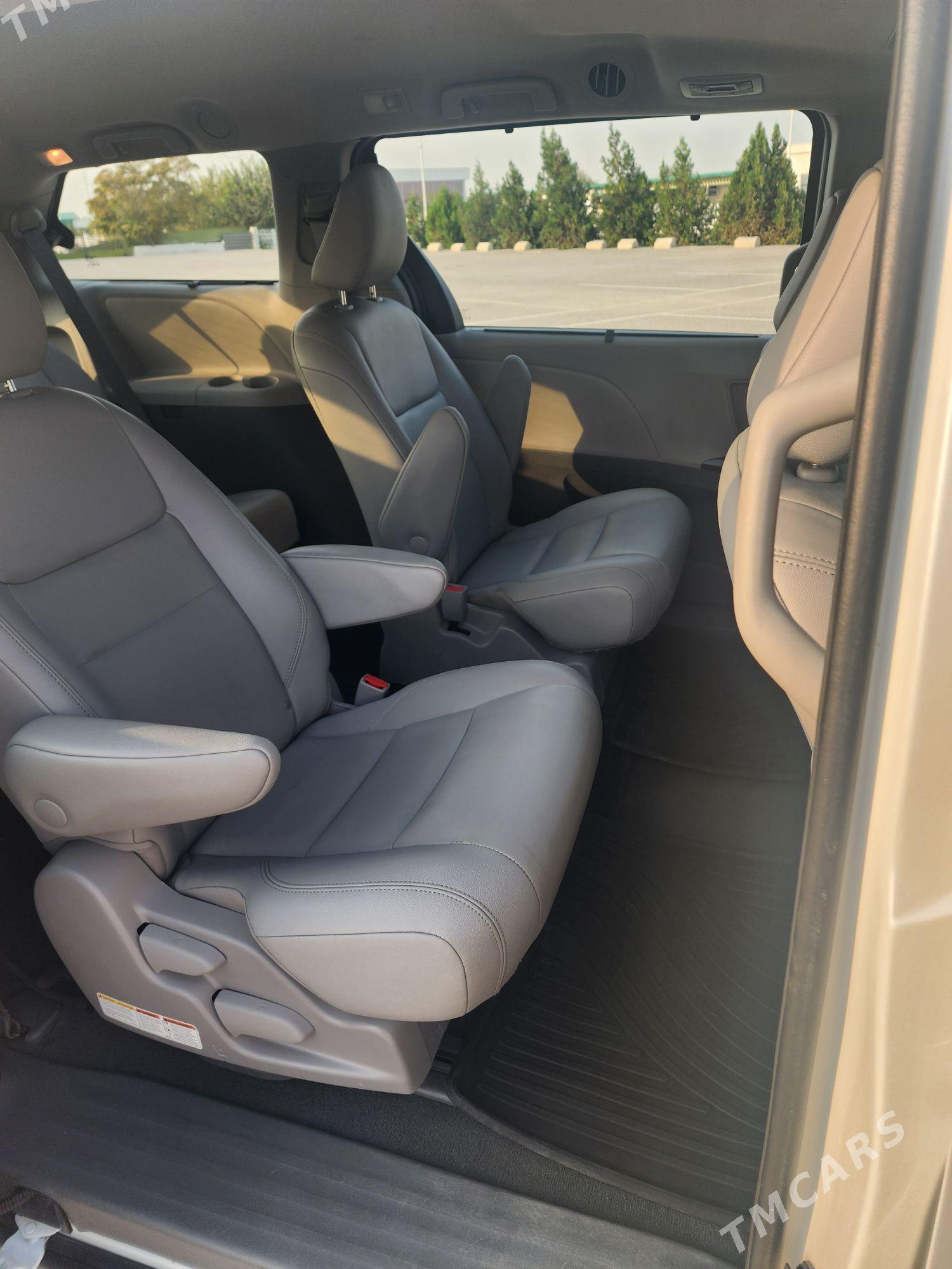 Toyota Sienna 2020 - 380 000 TMT - Aşgabat - img 4