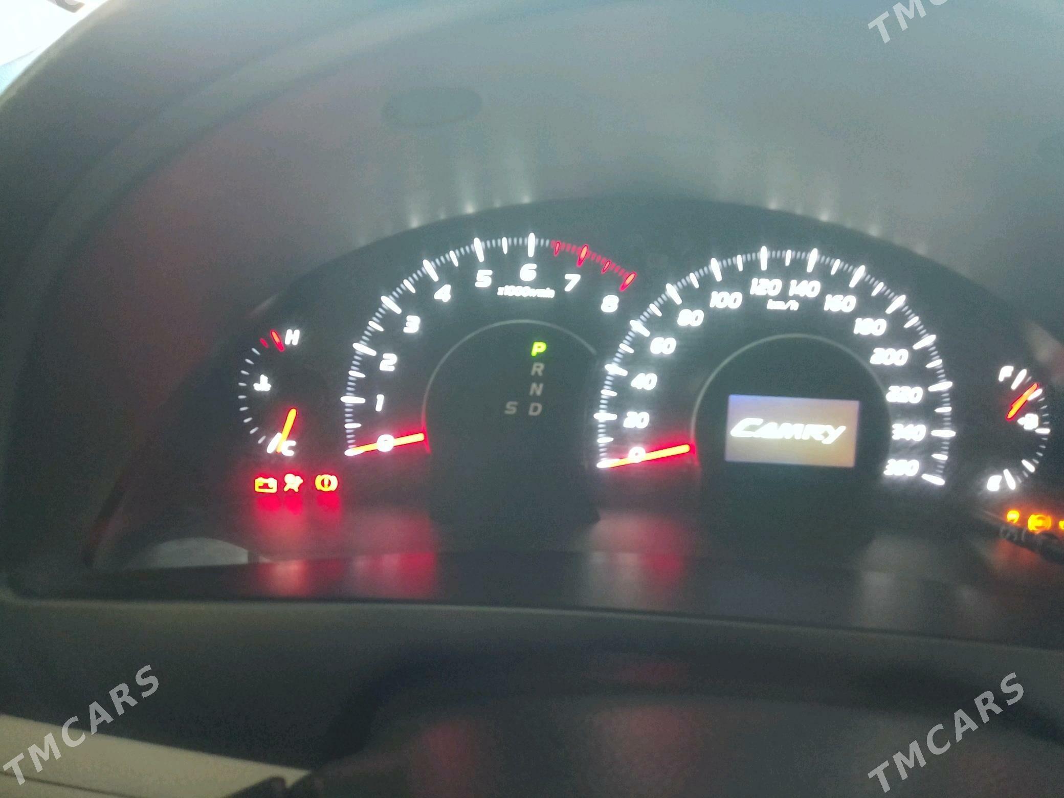 Toyota Camry 2011 - 240 000 TMT - Мары - img 4