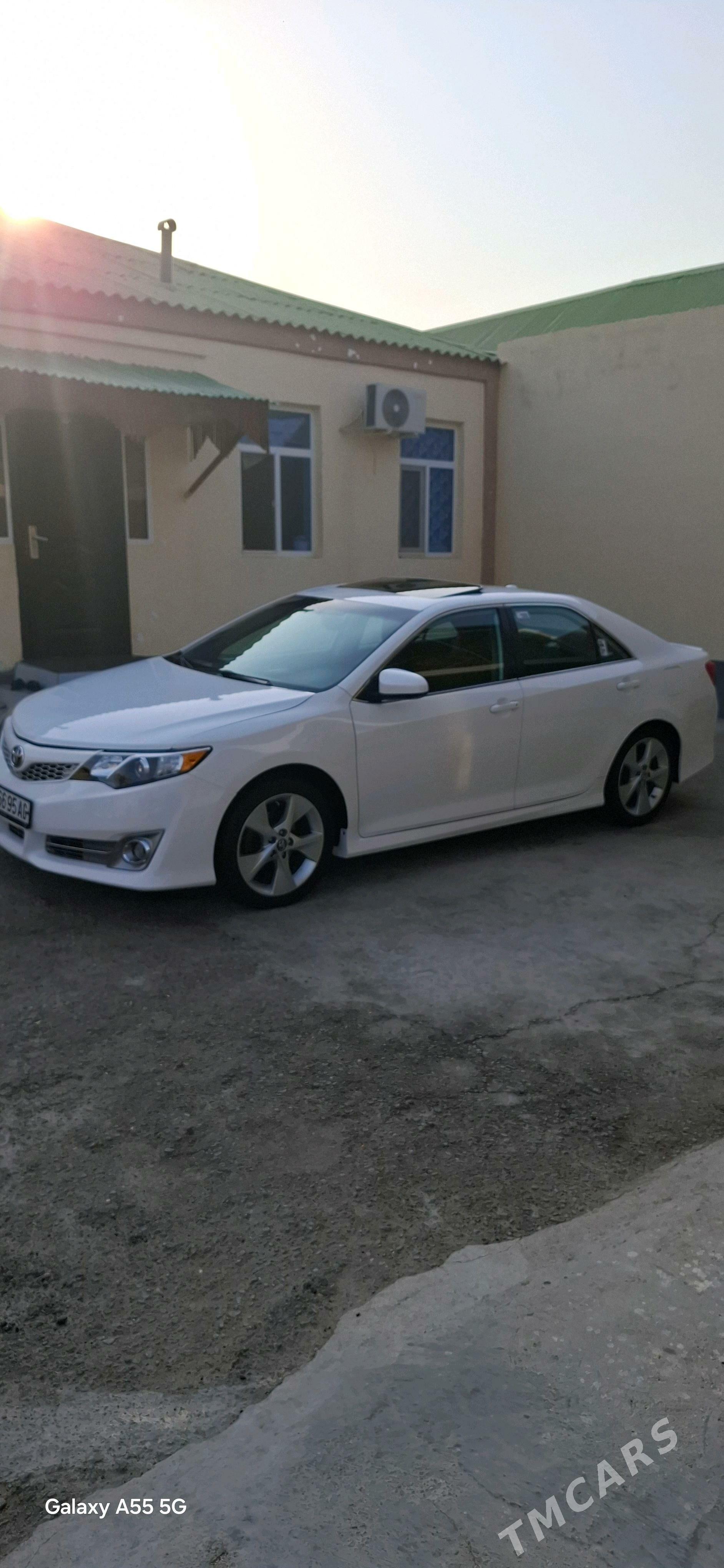Toyota Camry 2013 - 254 000 TMT - Ашхабад - img 2