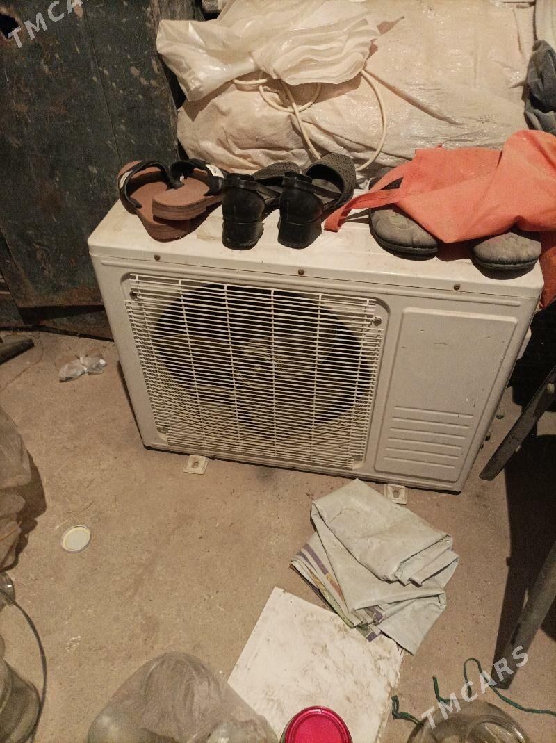 split akira -12 - Gyzylarbat - img 2