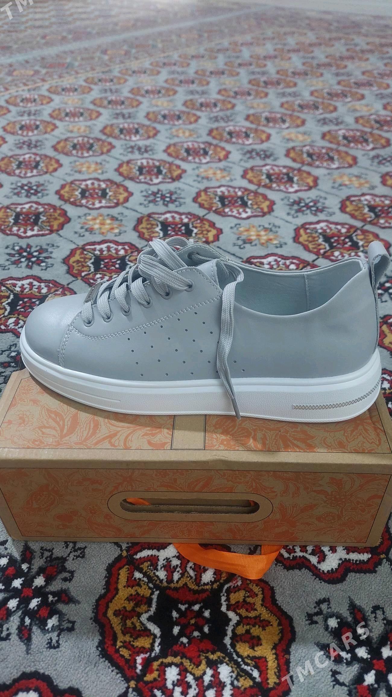 КРОССОВКИ  ЖЕНСКИЕ. O'SHADE 42 - Дашогуз - img 5