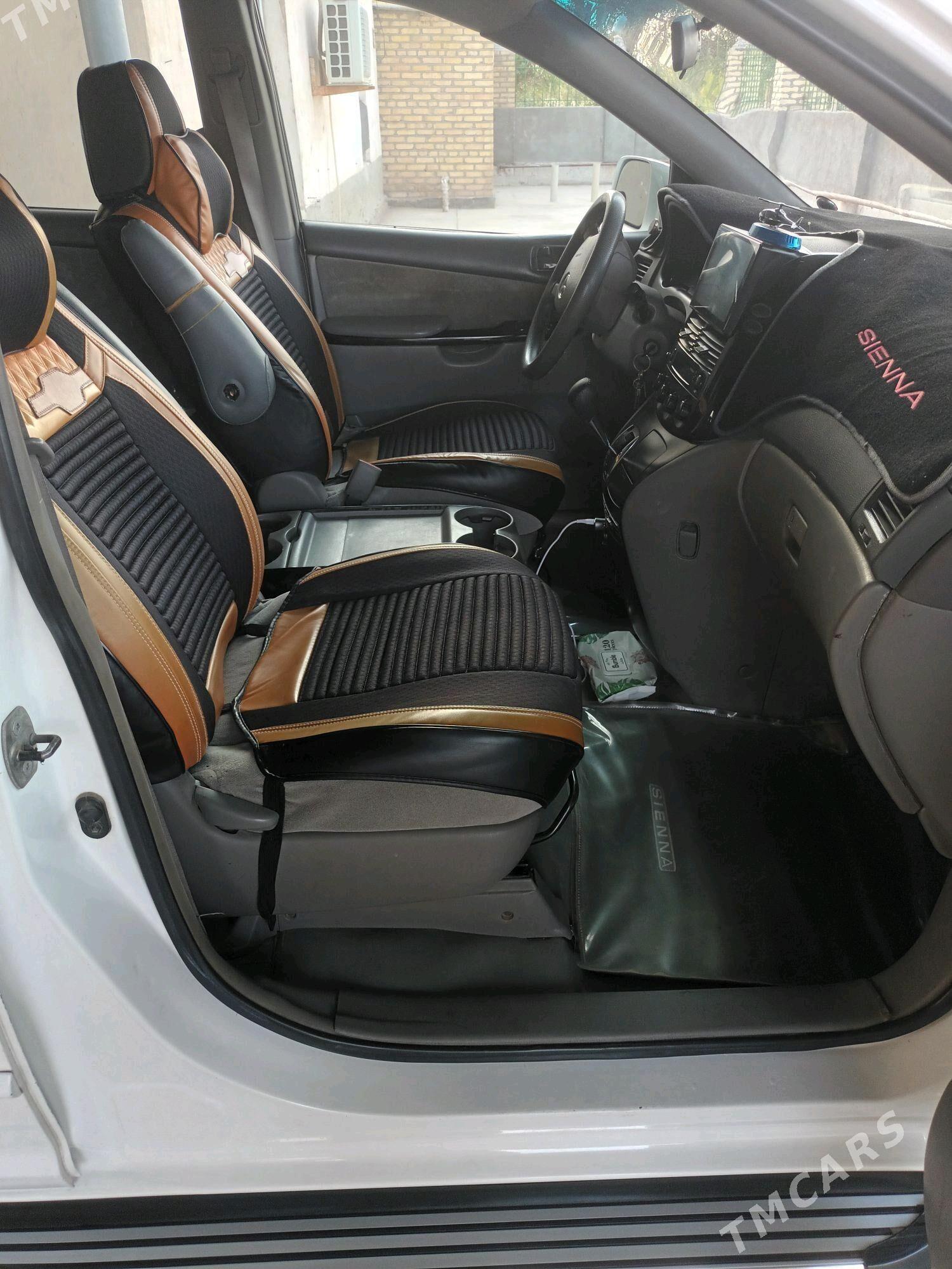 Toyota Sienna 2005 - 220 000 TMT - Babadaýhan - img 2