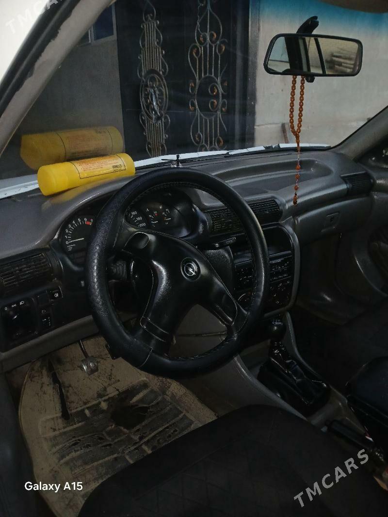 Opel Astra 1993 - 26 000 TMT - Чарджоу - img 4