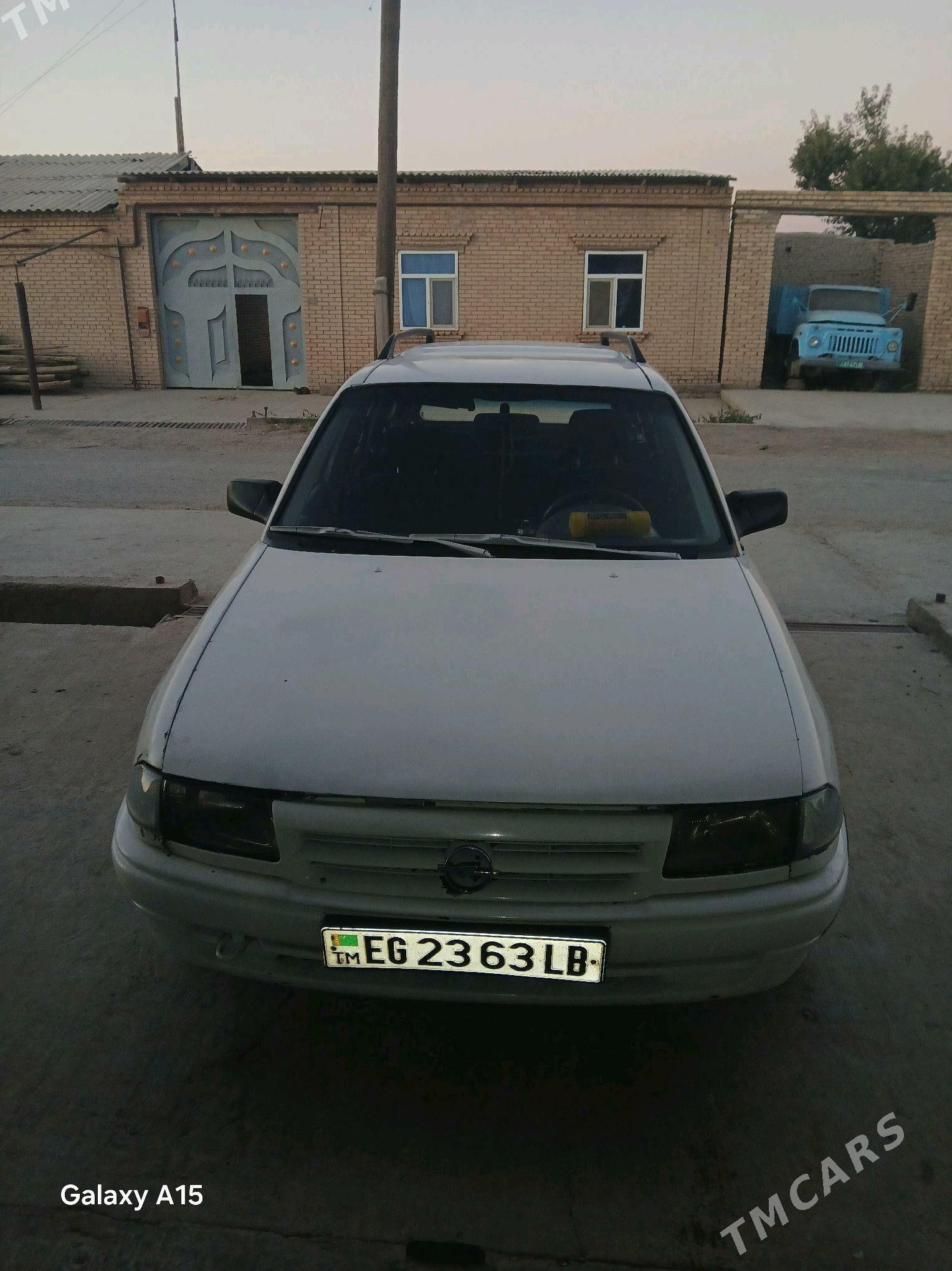 Opel Astra 1993 - 26 000 TMT - Чарджоу - img 5