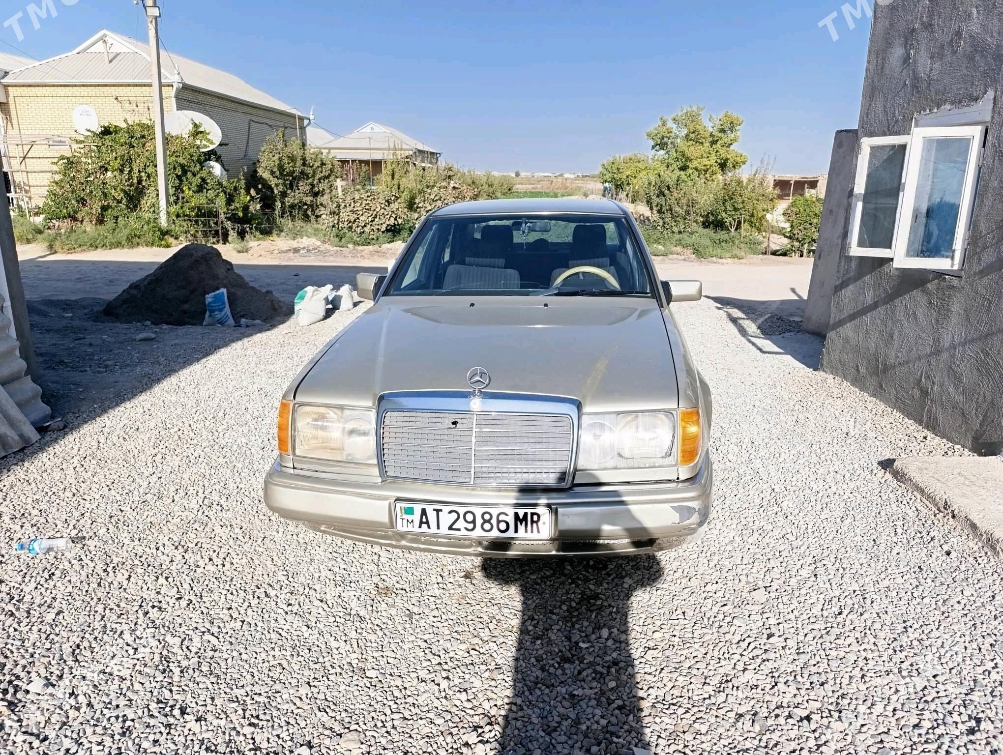 Mercedes-Benz 230E 1991 - 50 000 TMT - Мургап - img 1