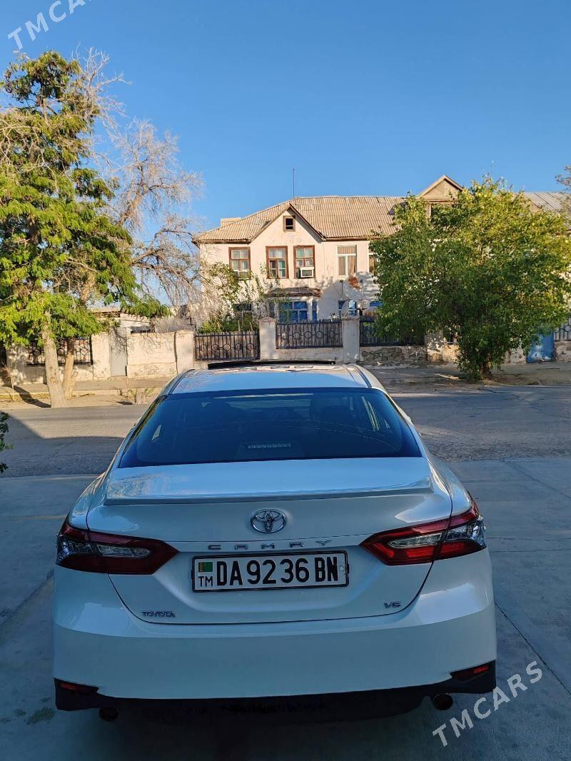 Toyota Camry 2022 - 480 000 TMT - Балканабат - img 4