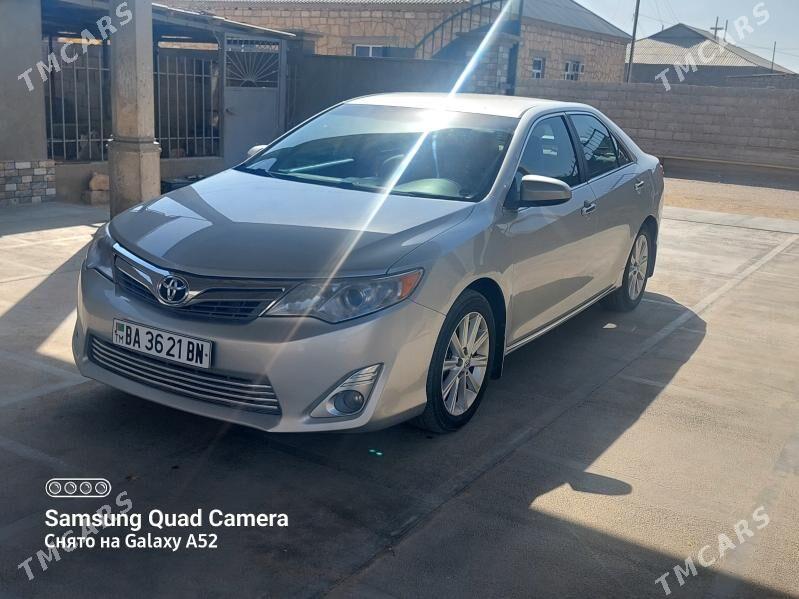 Toyota Camry 2012 - 235 000 TMT - Гумдаг - img 1