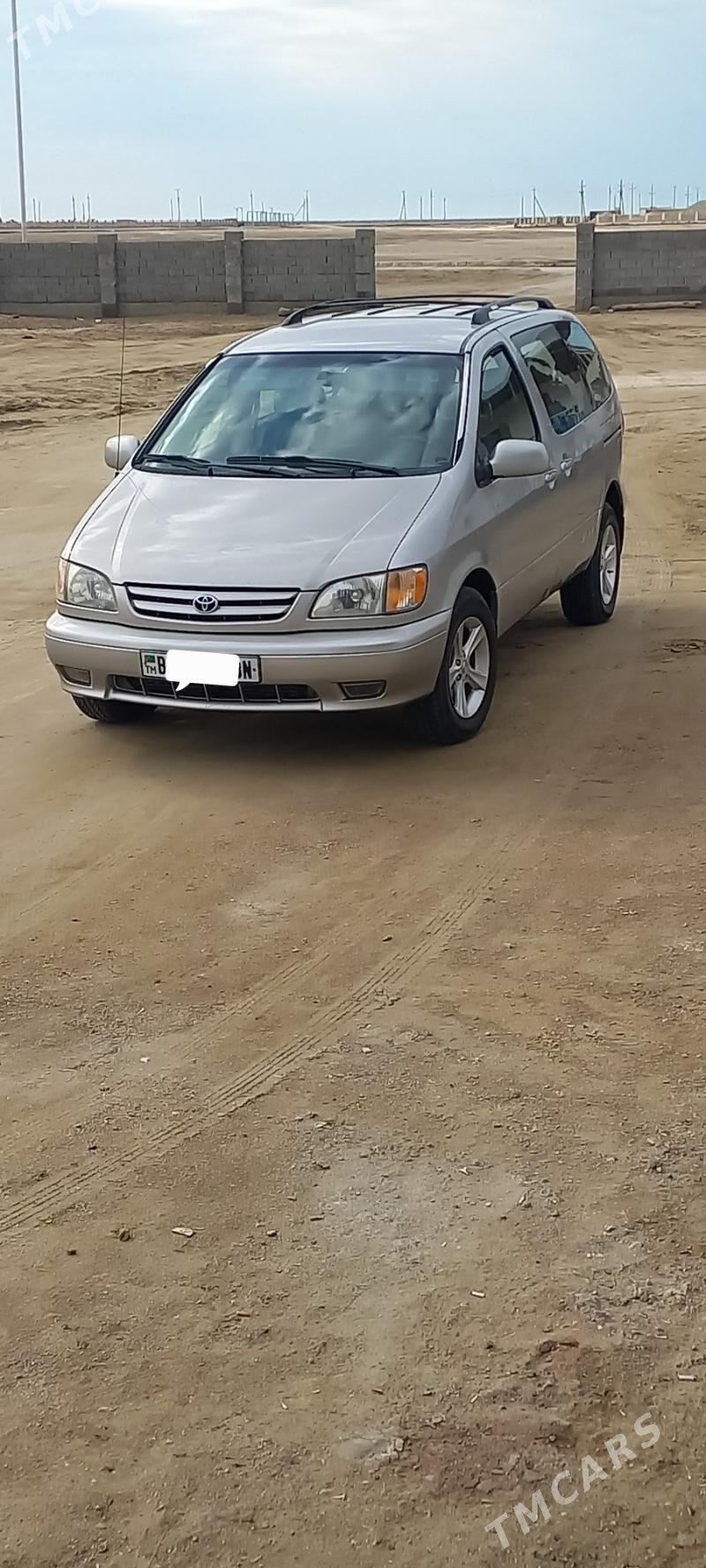 Toyota Sienna 2002 - 185 000 TMT - Esenguly - img 1