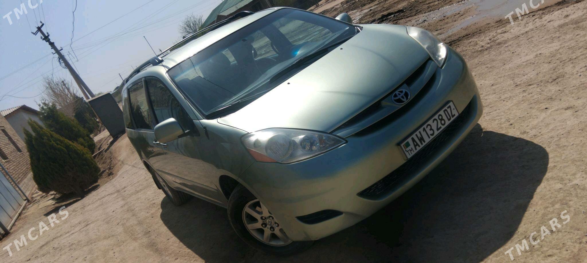 Toyota Sienna 2008 - 260 000 TMT - етр. Туркменбаши - img 1