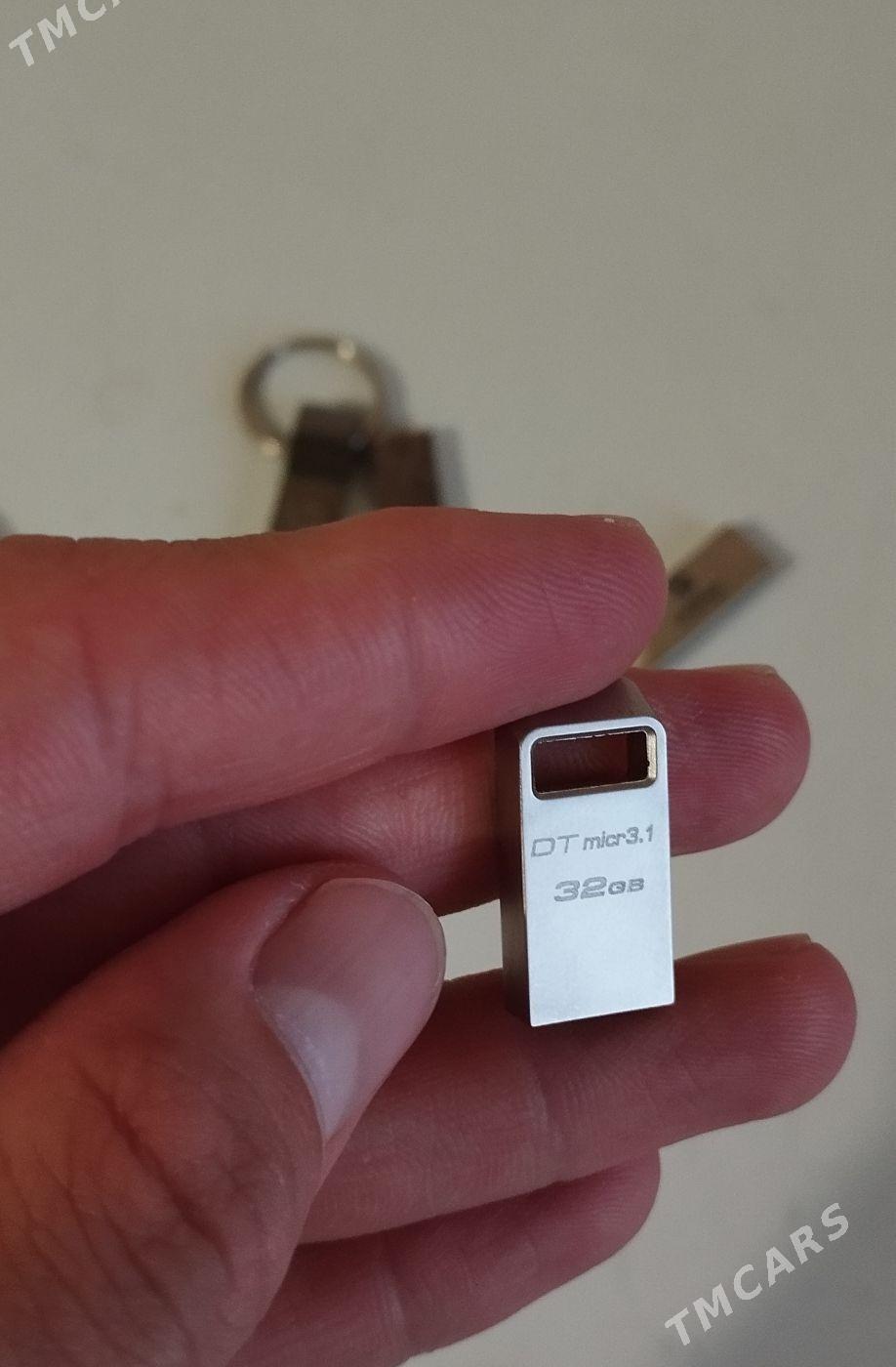 DT....micr...32..GB... - Gumdag - img 1