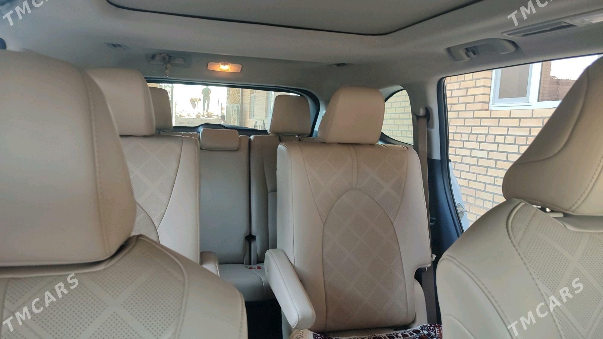 Toyota Highlander 2020 - 640 000 TMT - Baýramaly - img 8