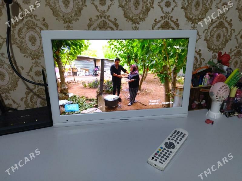 VESTEL 22 LED + DVD - Howdan "W" - img 5