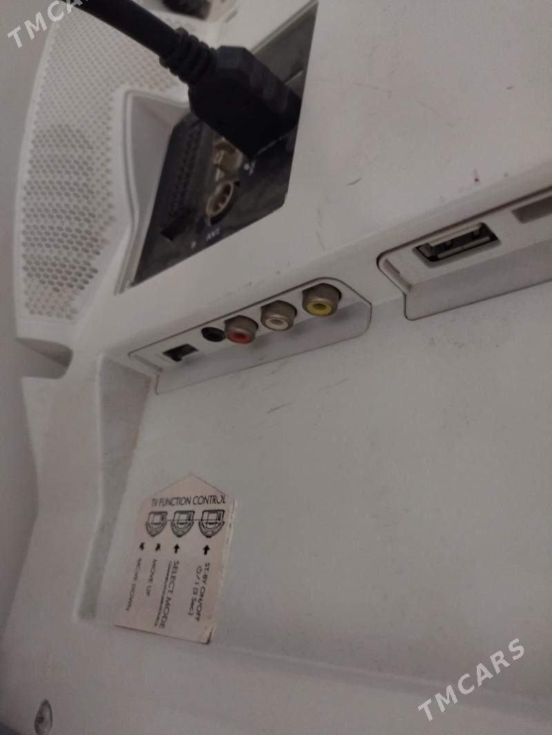 VESTEL 22 LED + DVD - Howdan "W" - img 1