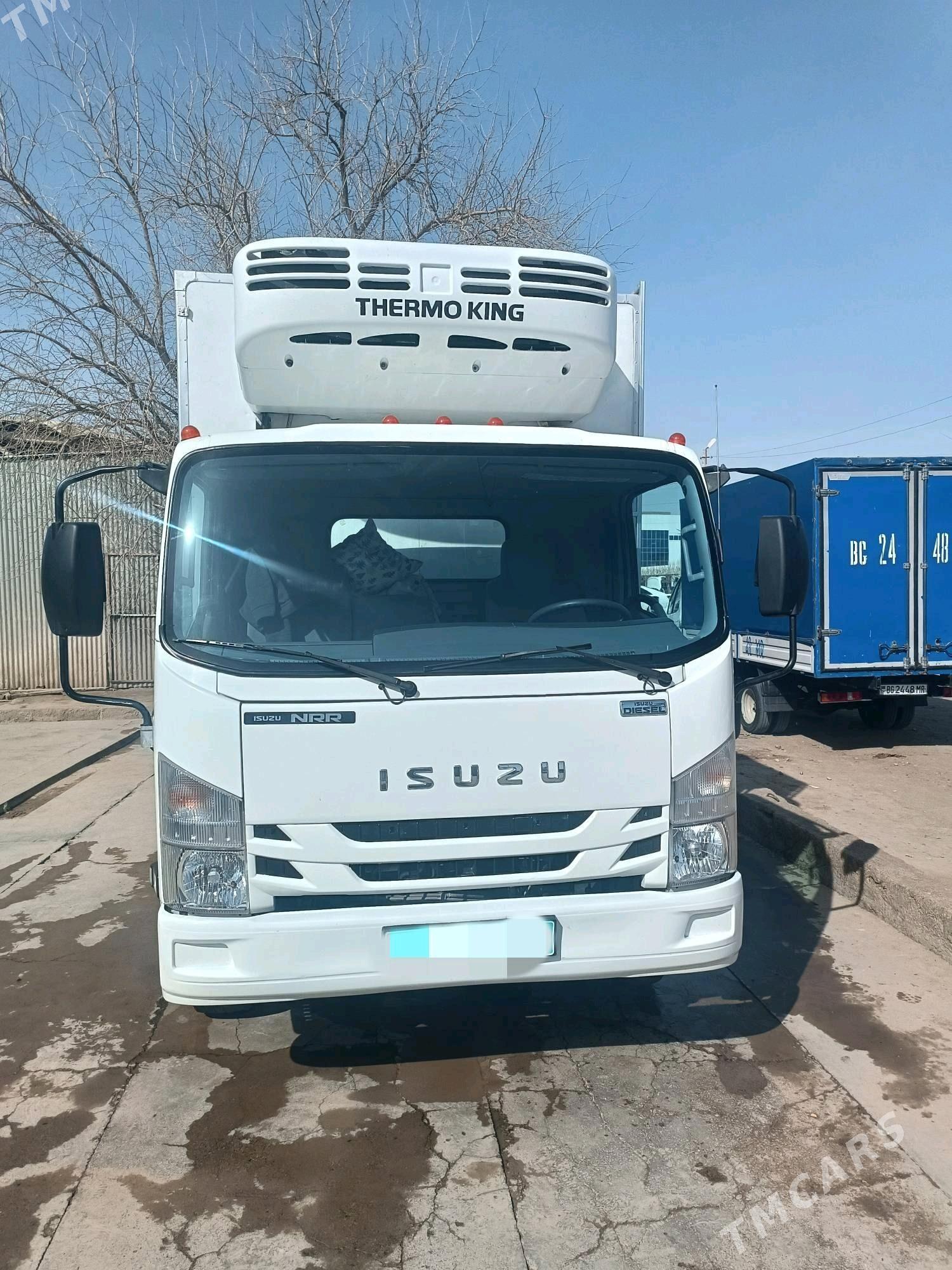 Isuzu Elf 2018 - 520 000 TMT - Мары - img 3