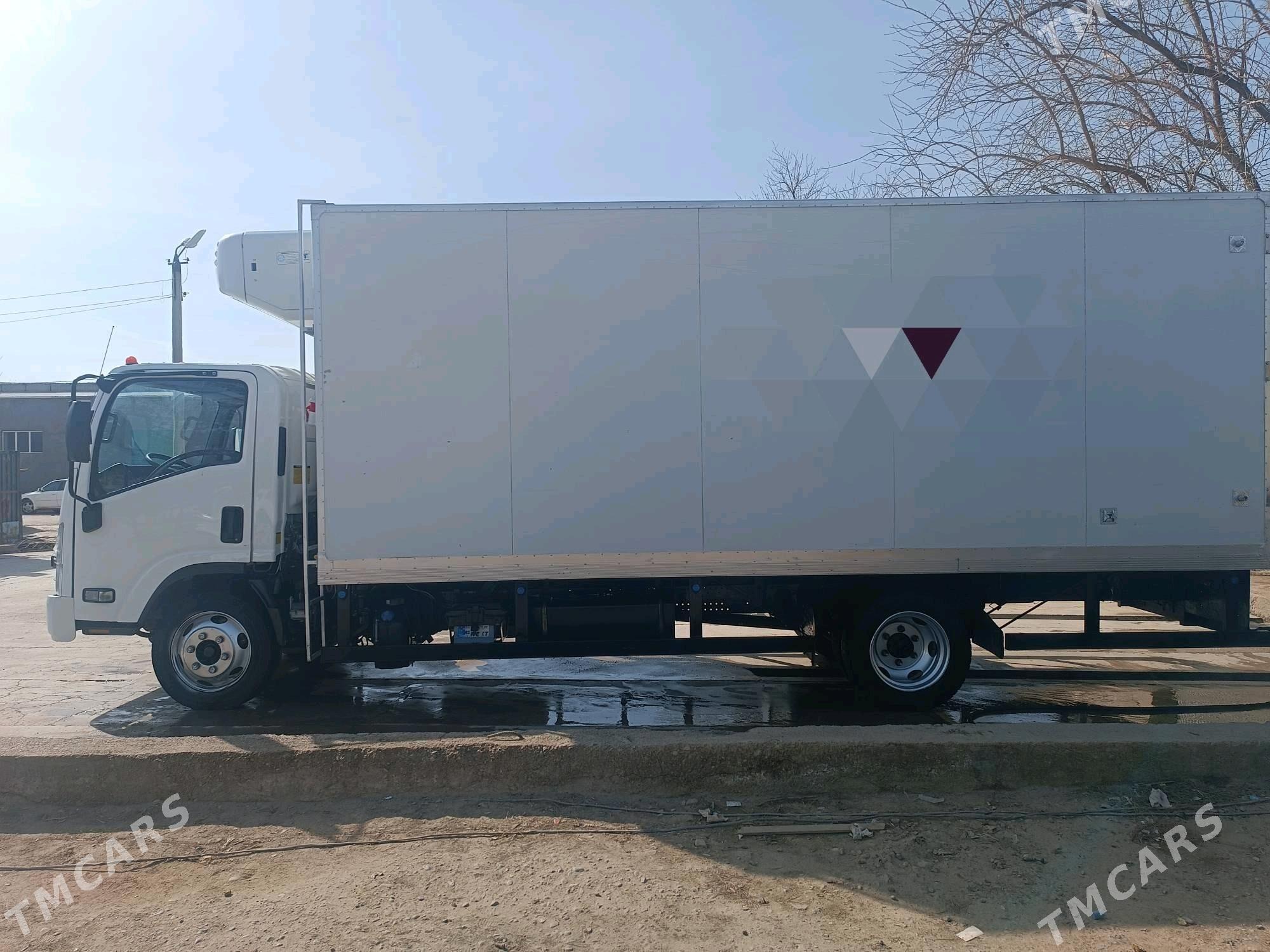 Isuzu Elf 2018 - 520 000 TMT - Мары - img 6