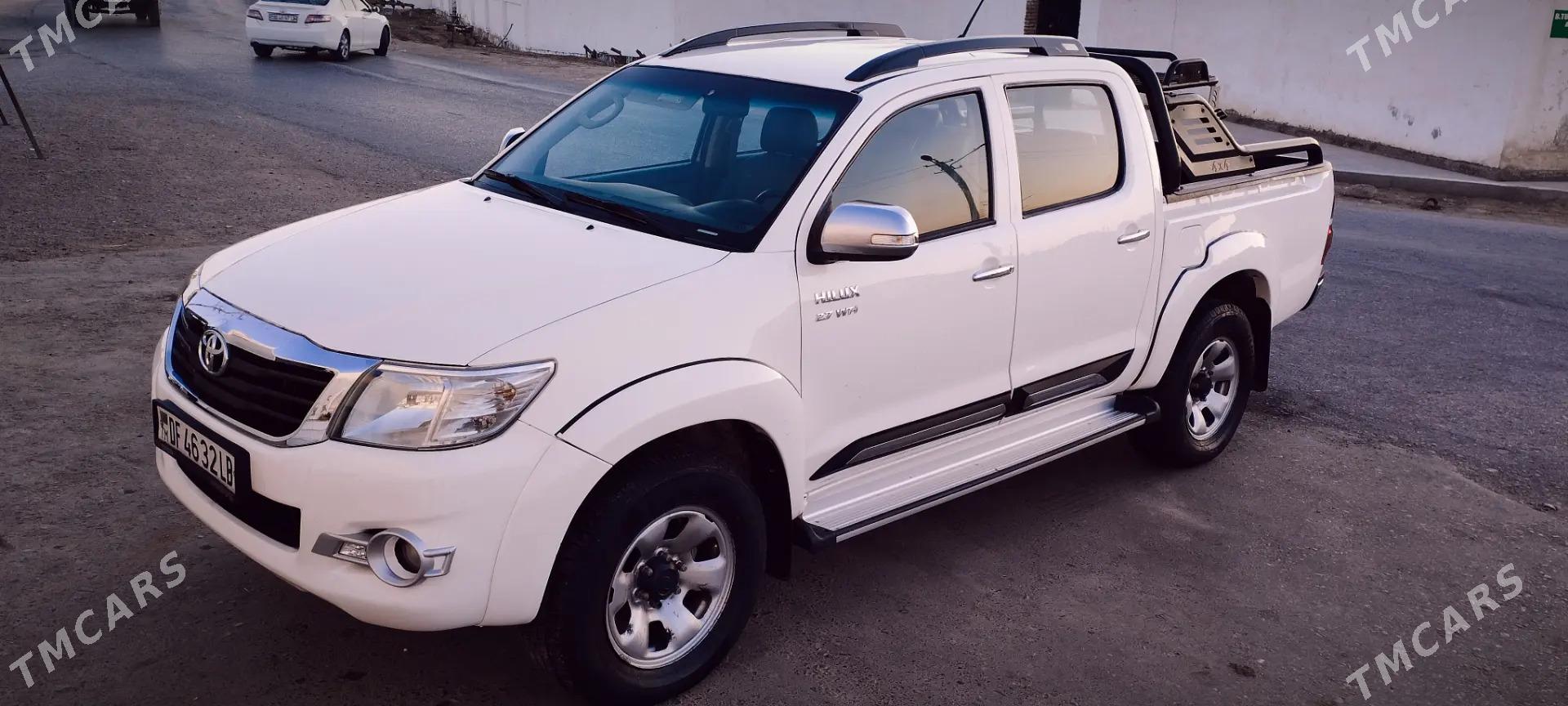 Toyota Hilux 2014 - 338 000 TMT - Türkmenabat - img 1